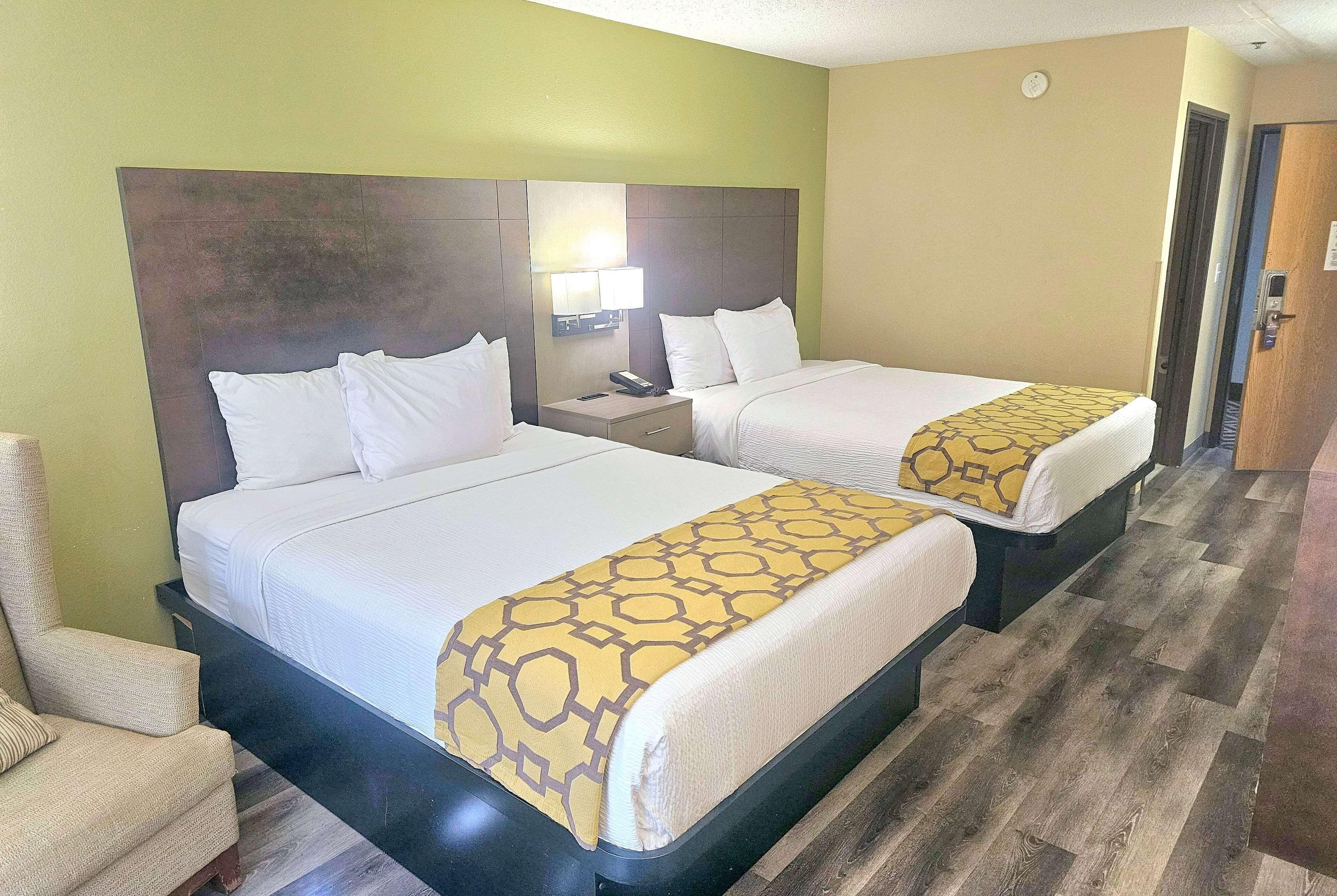 Queen Room Two Queen Beds Non-Smoking
