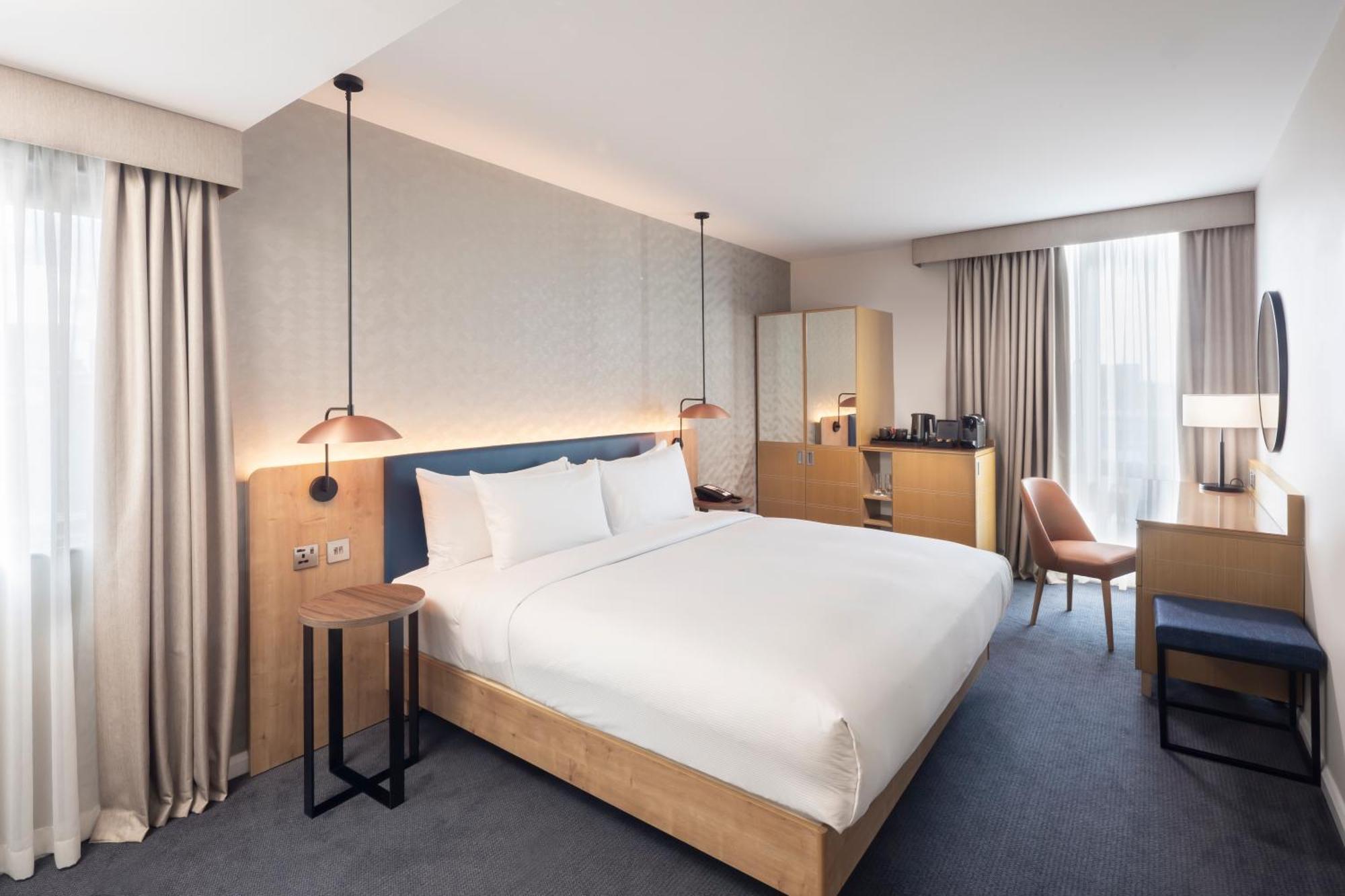 Deluxe King Room