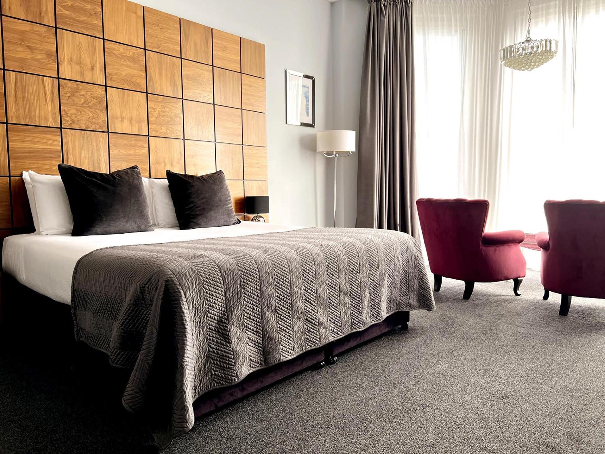 Junior King Suite