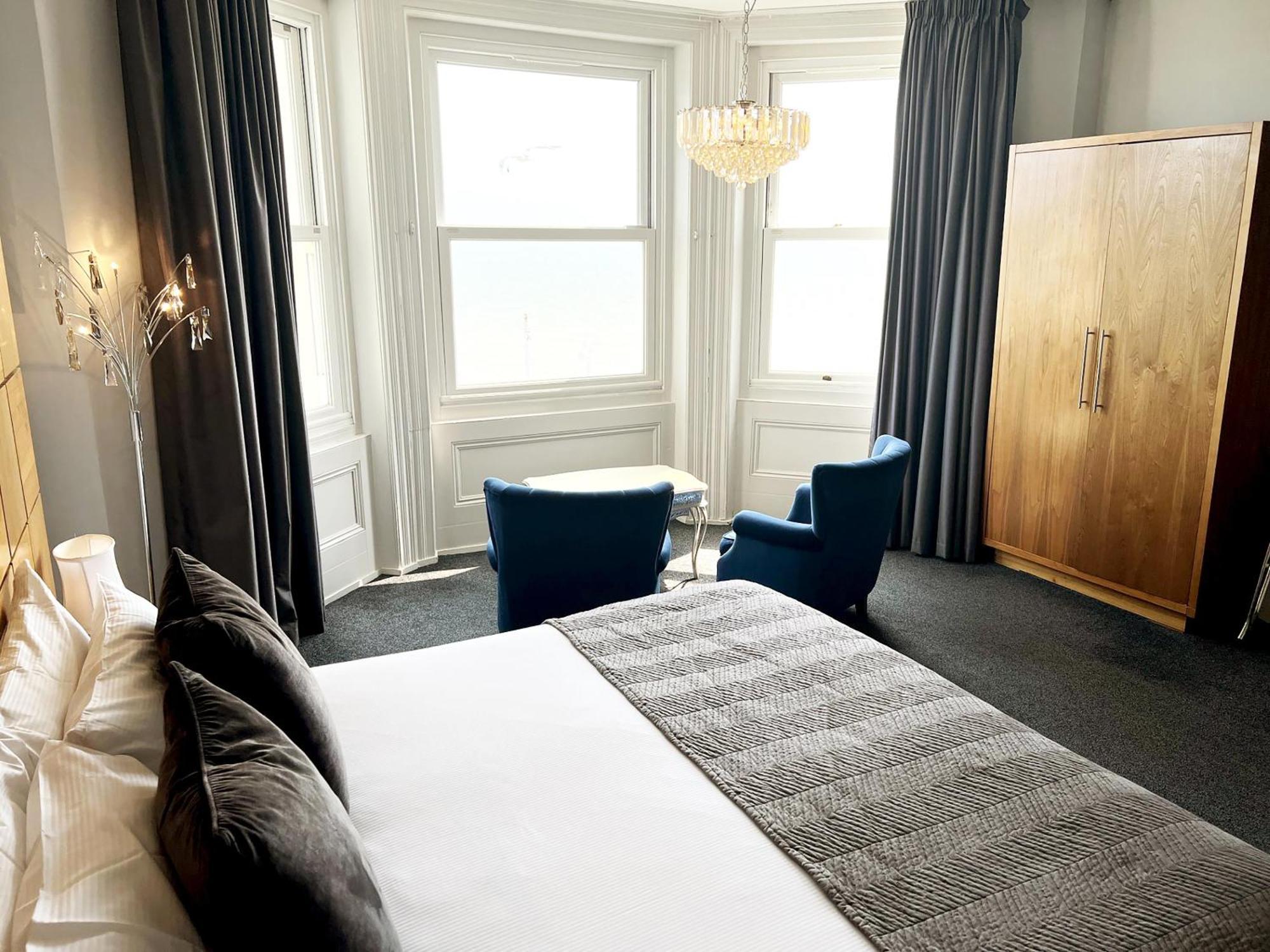 Junior King Suite