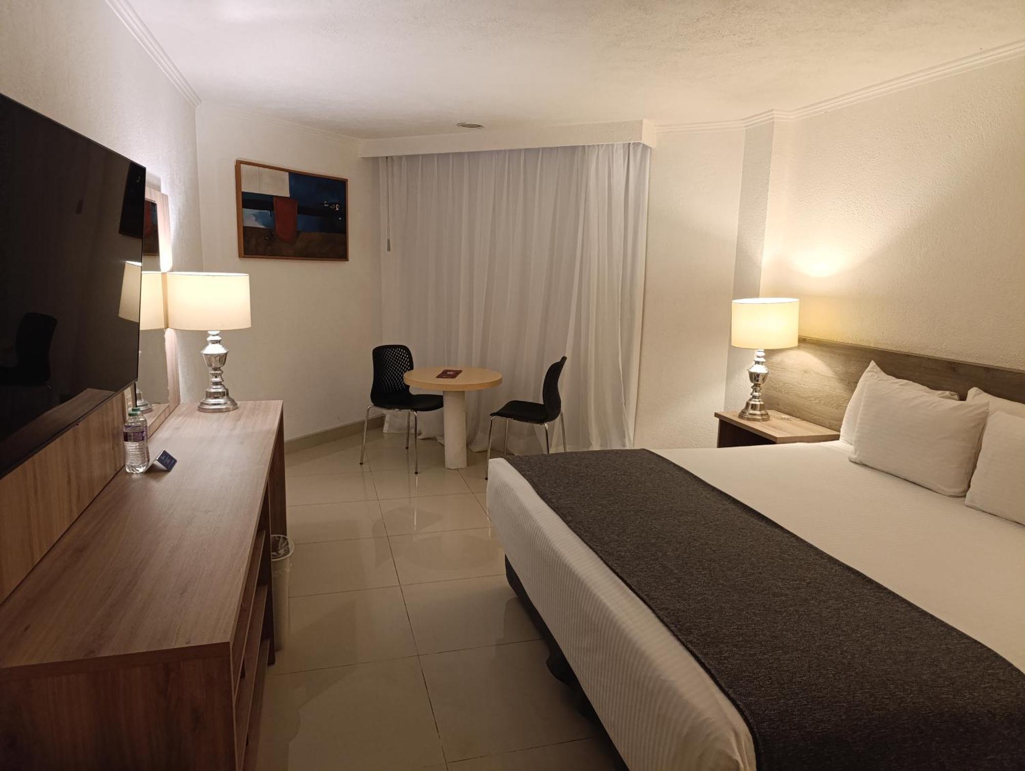 Standard Queen Room