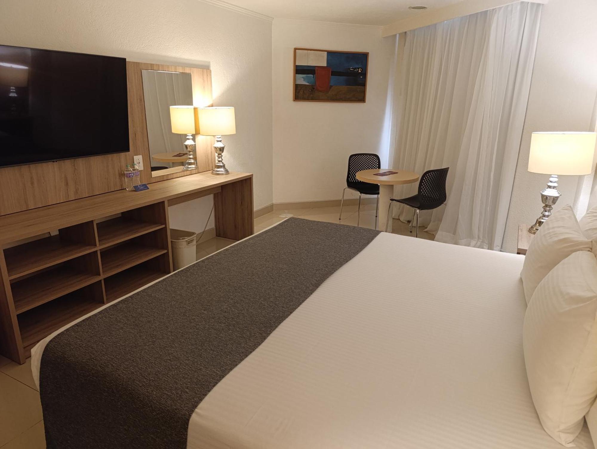Standard Queen Room