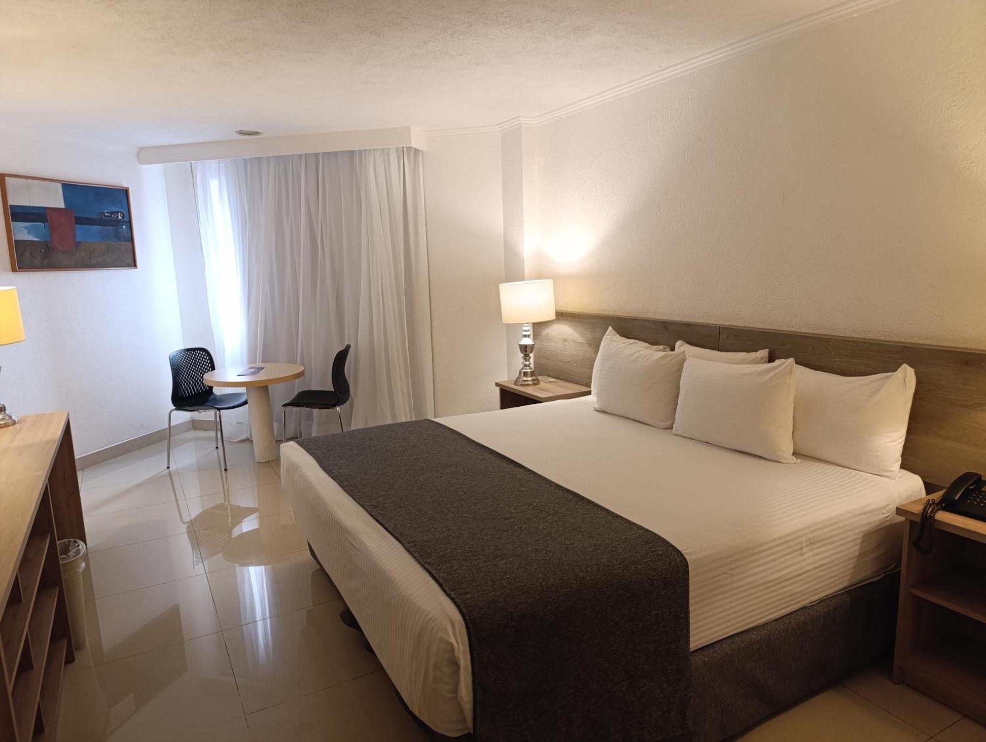 Standard Queen Room
