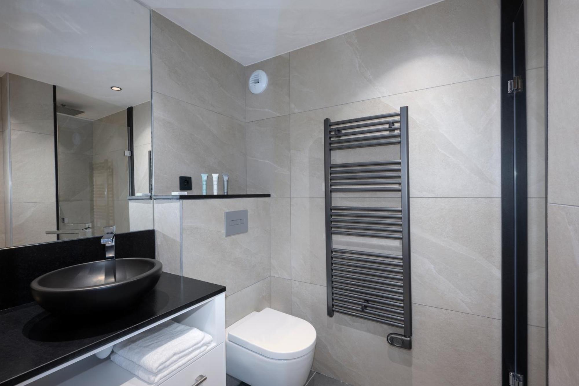 Three-Bedroom Prestige Apartment Spa Access