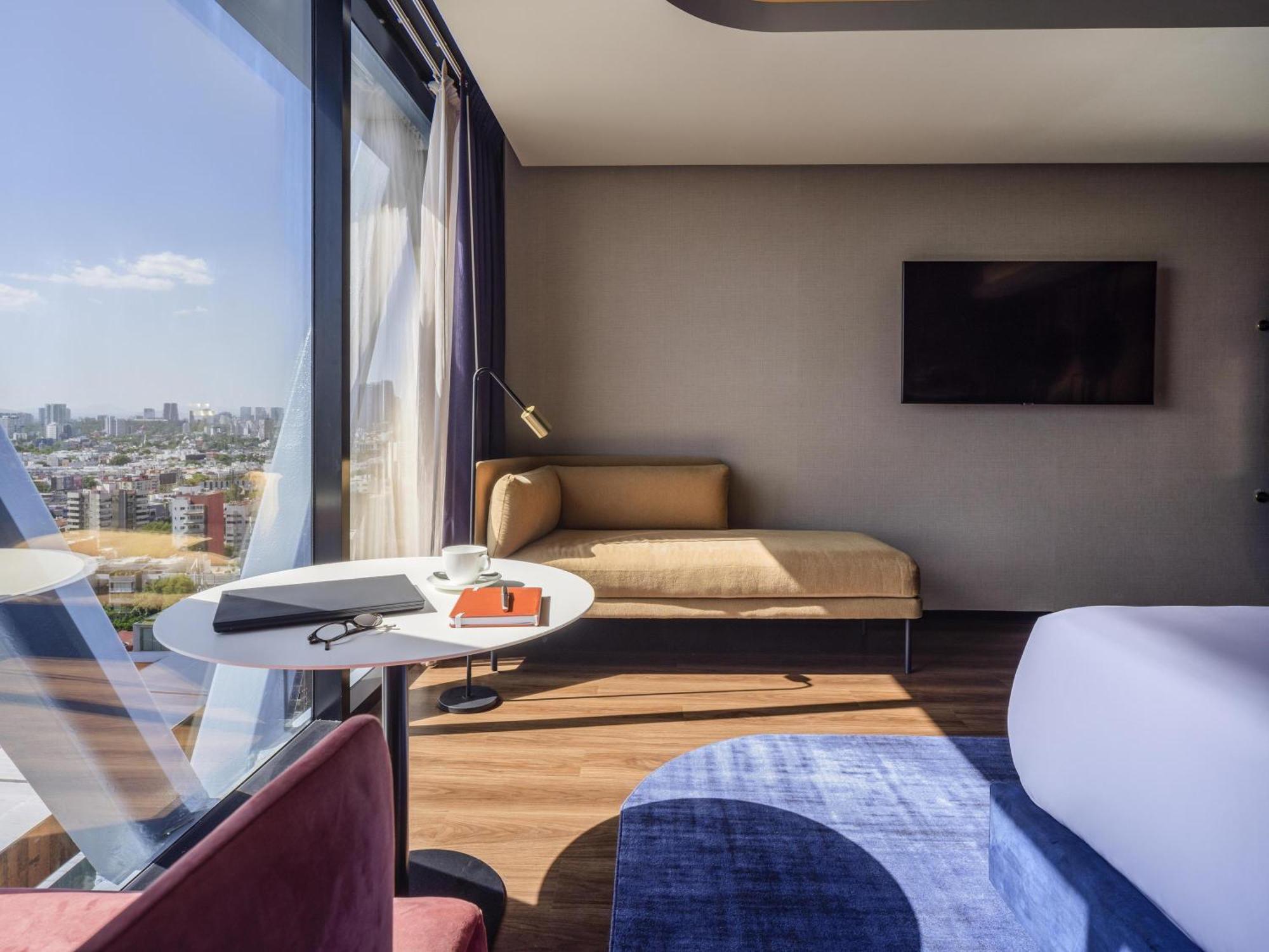 Superior King Suite