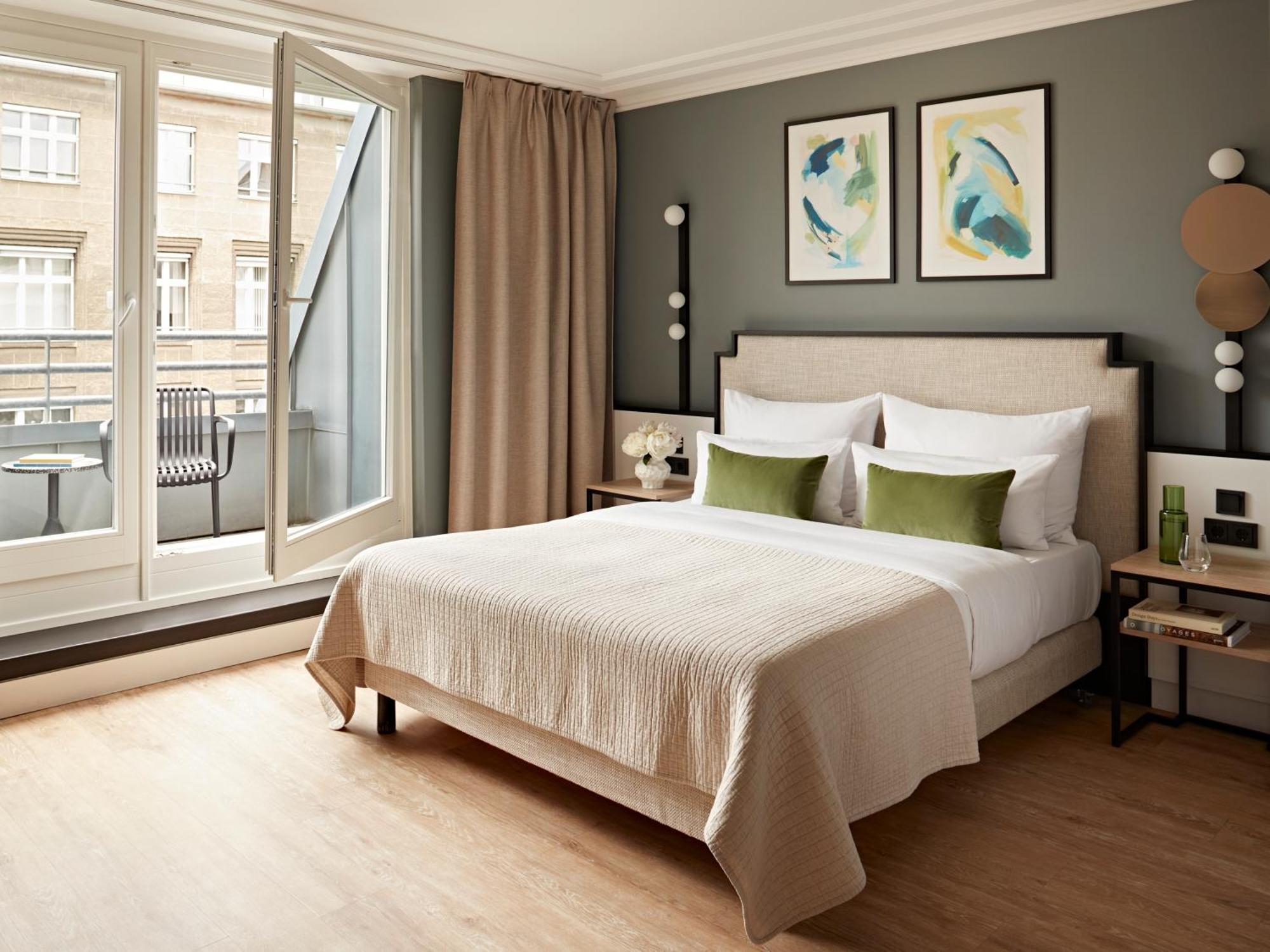 Deluxe Studio Extra Bed