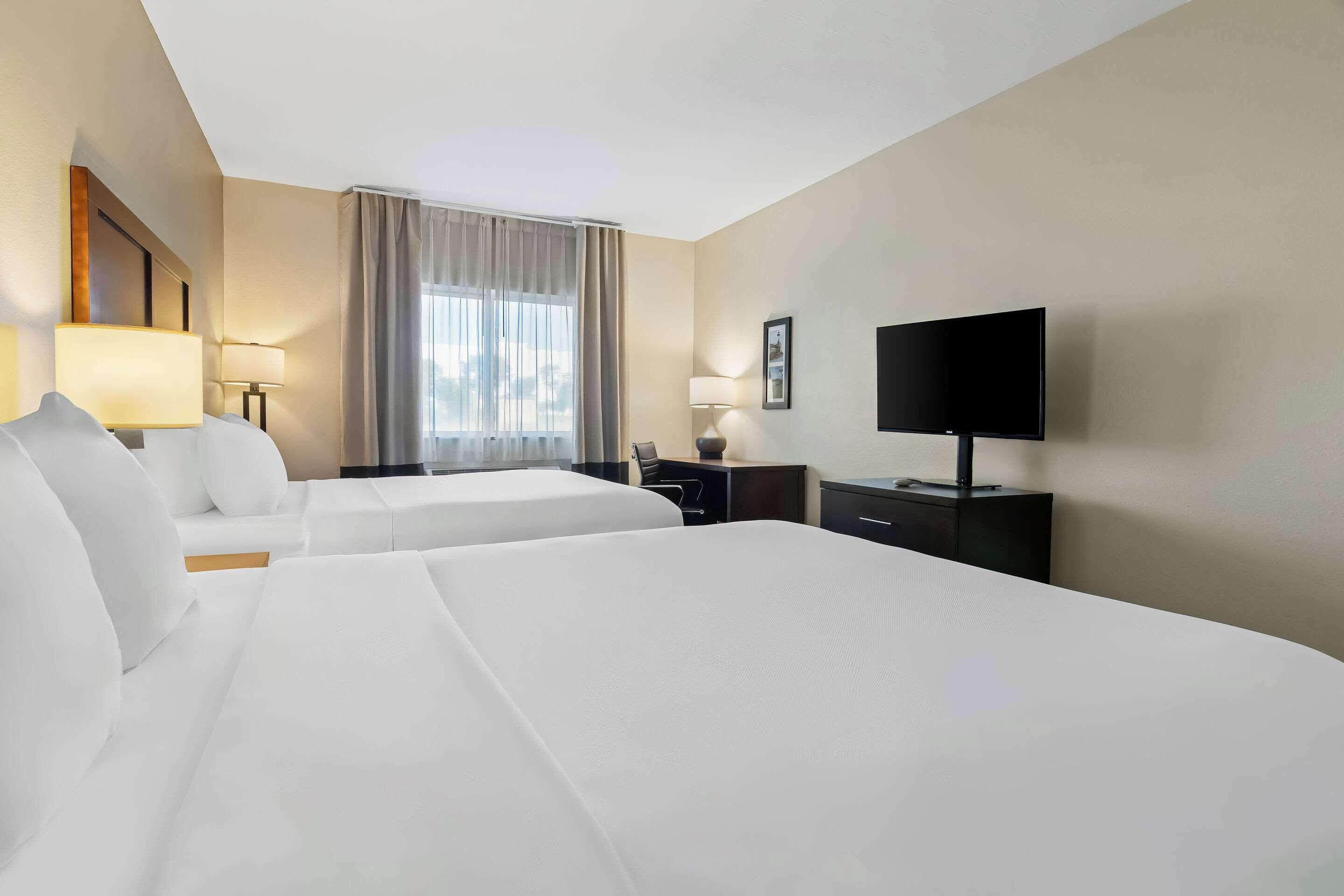 Queen Room Two Queen Beds Non-Smoking