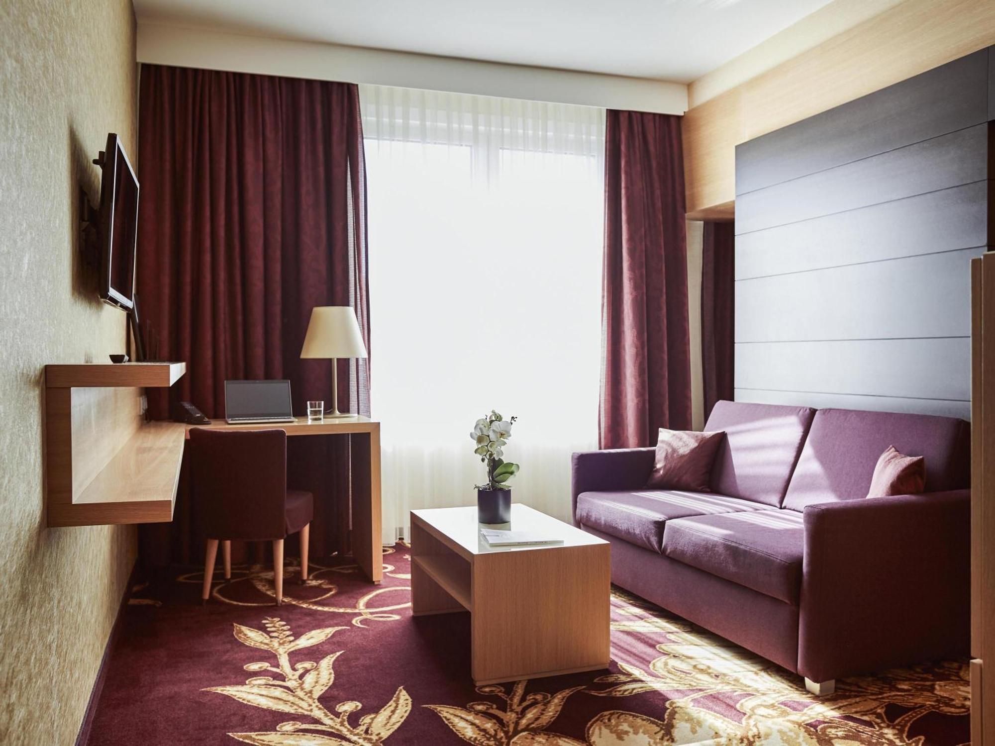 Junior Suite with Cathedral View,1716967594:JPEG