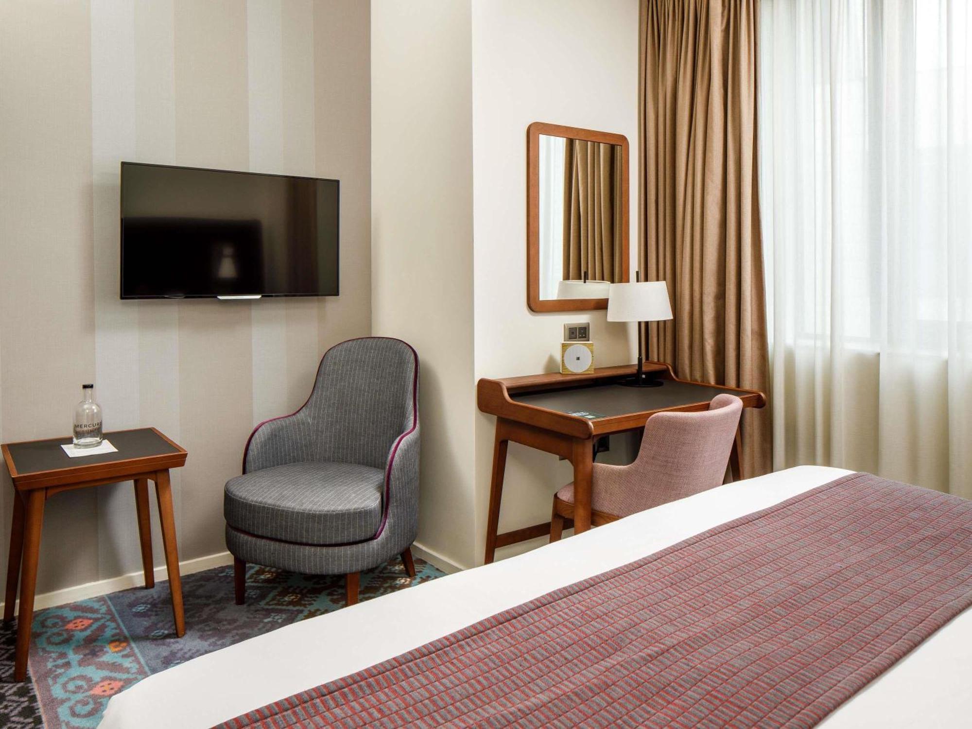 Superior Room King Bed