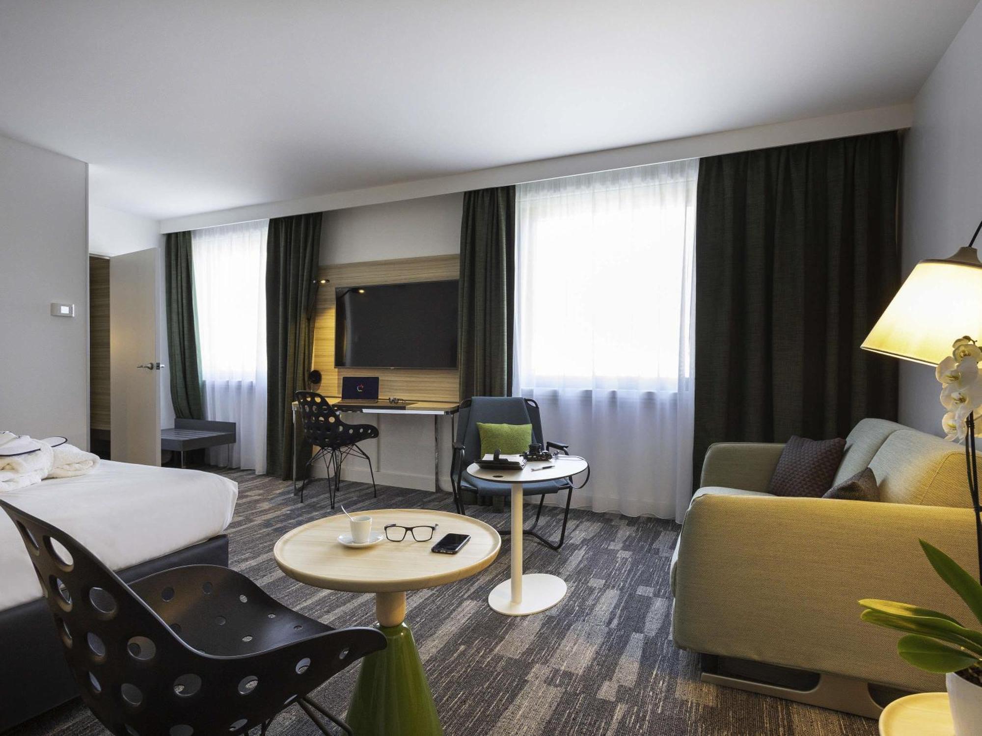 Suite One Double Bed Mountain View