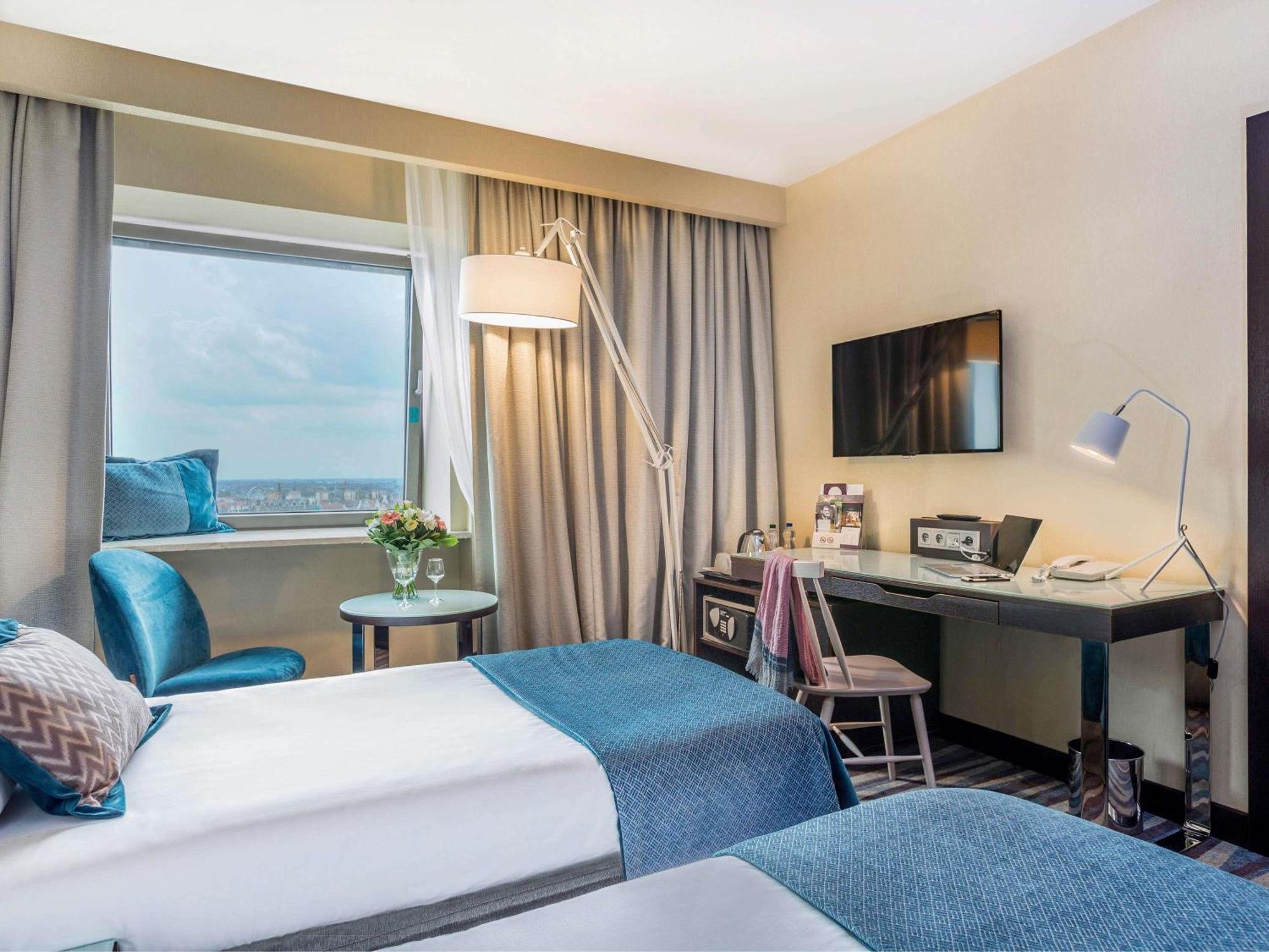 Standard Twin Room with City View