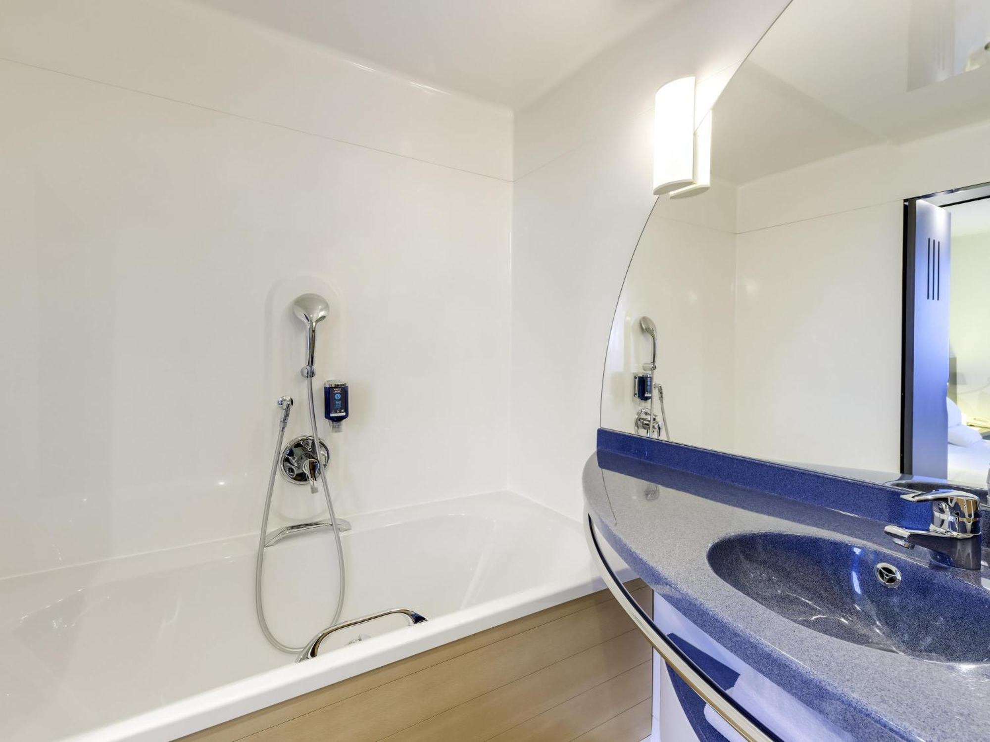 Superior Suite Double Bed Two Single Beds