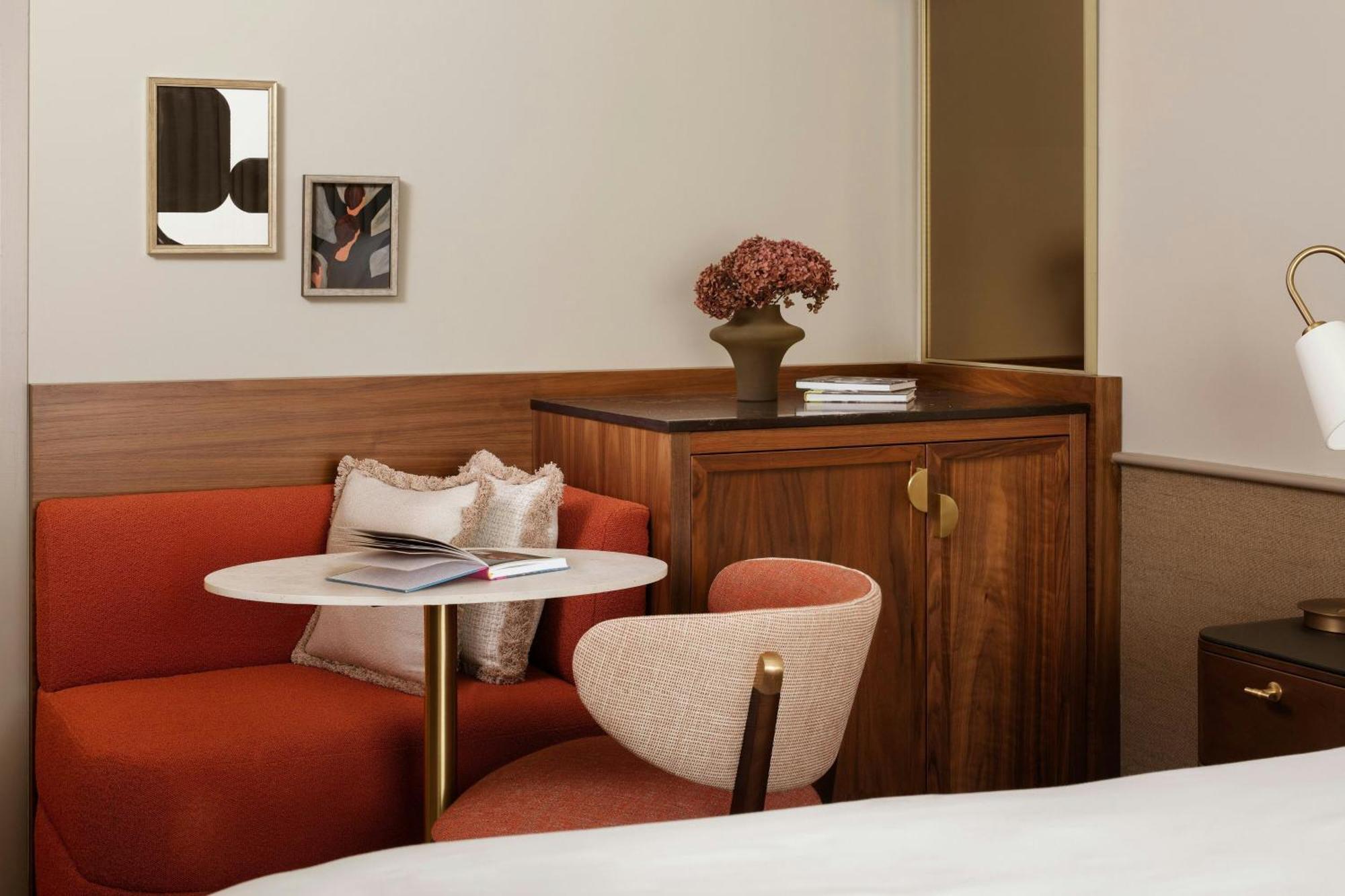 Atelier King Room