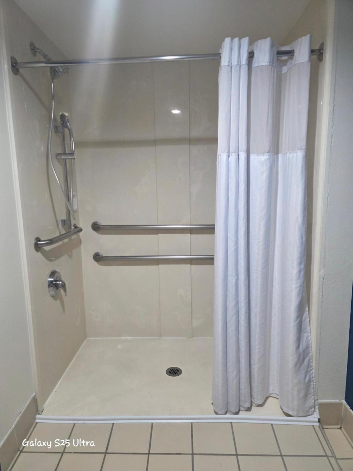 King Room Mobility Accessible Tub