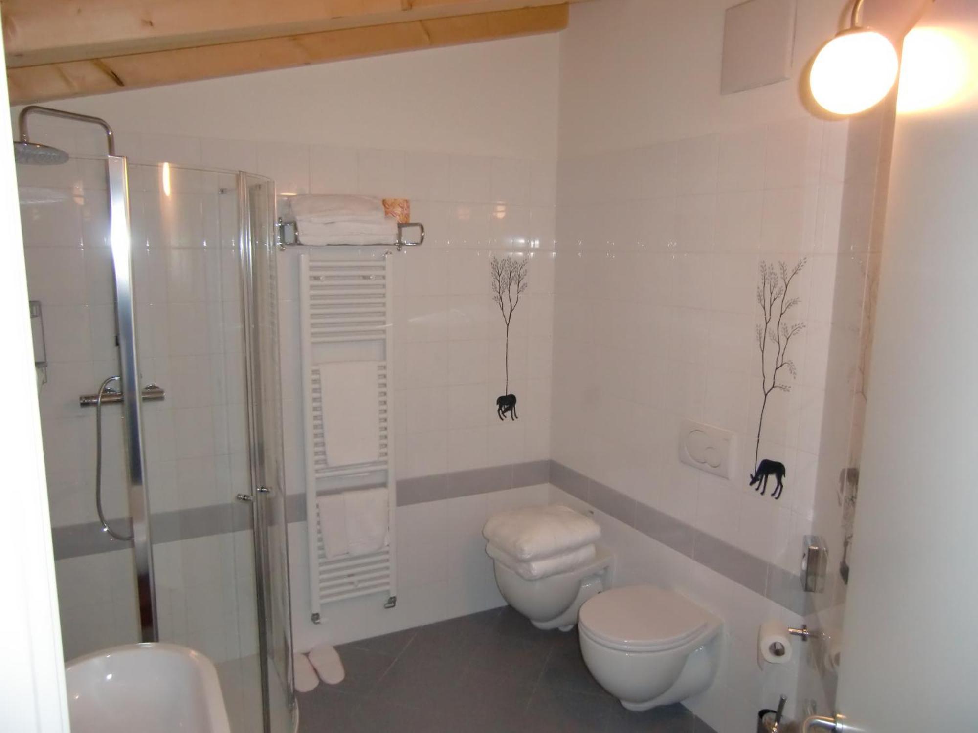 Deluxe Double or Twin Room Spa Bath,1717052010:JPEG