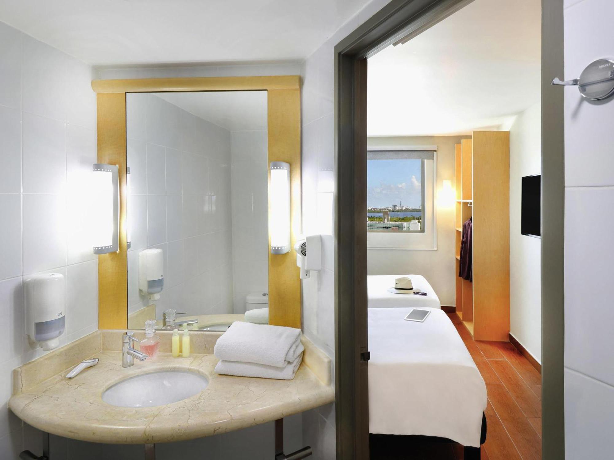 Standard Double Room Two Single Beds