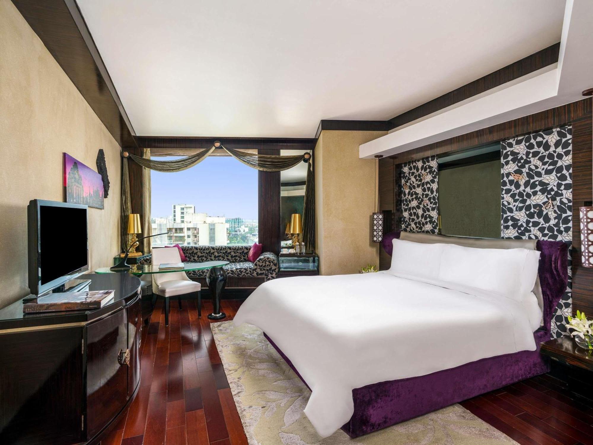 Luxury King Room