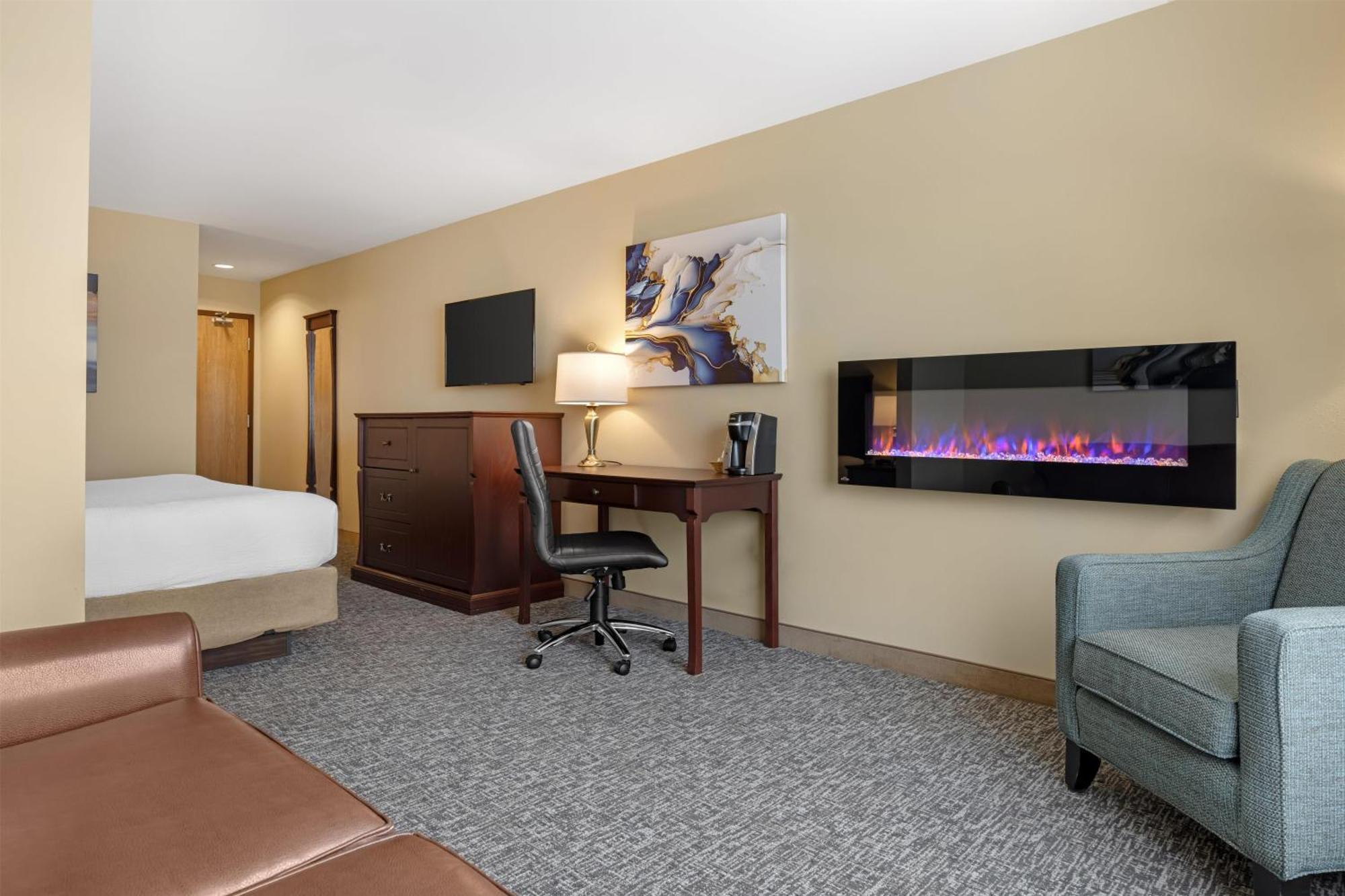 King Suite Sofa Bed Fireplace Non-Smoking
