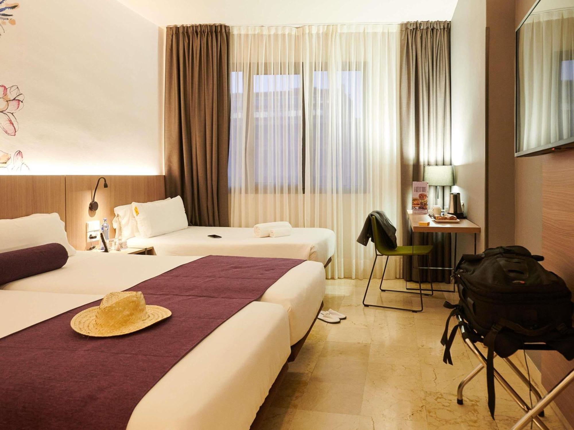 Standard Room Three Single Beds