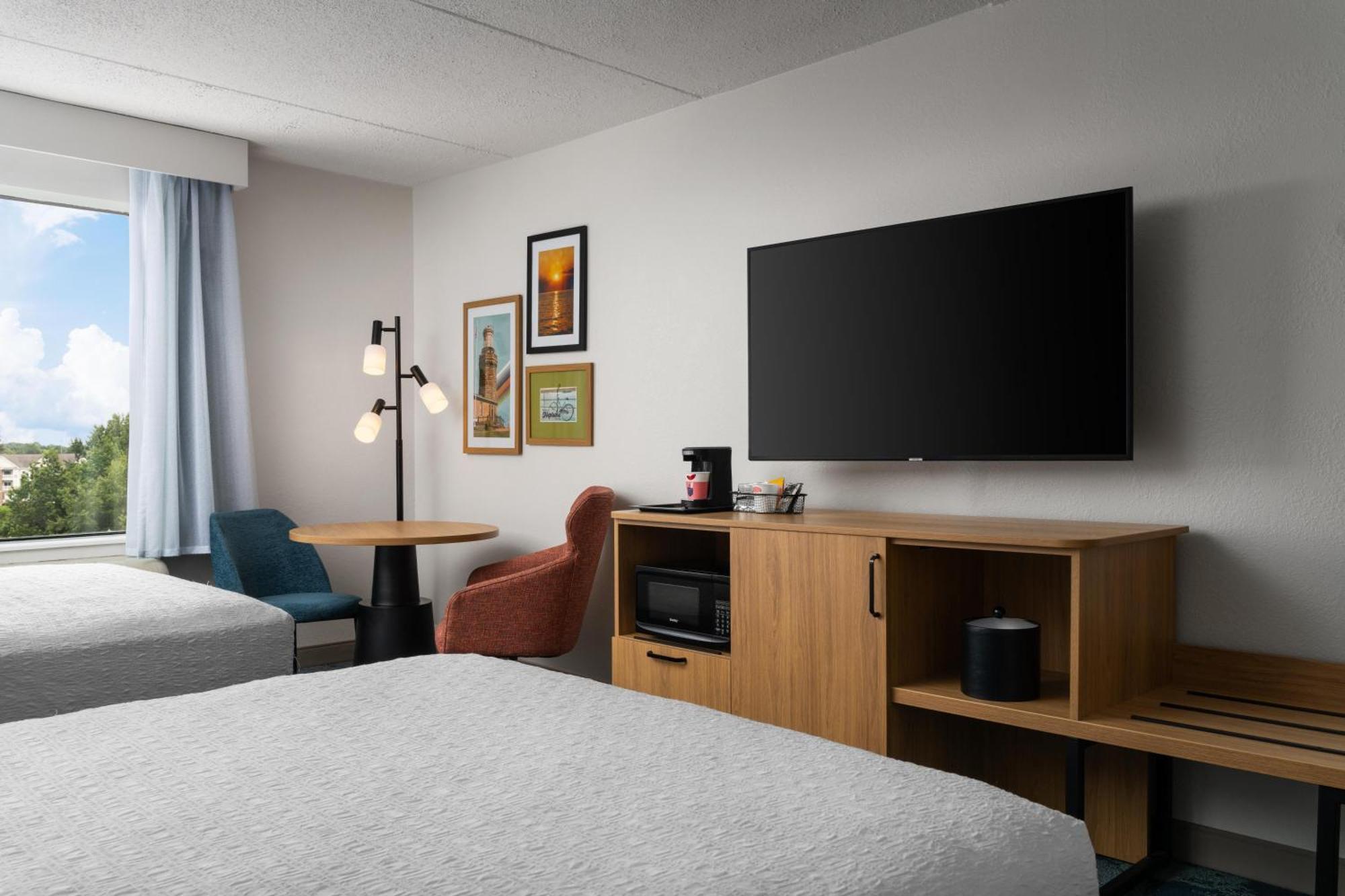 Room with Two Queen Beds - Non-Smoking