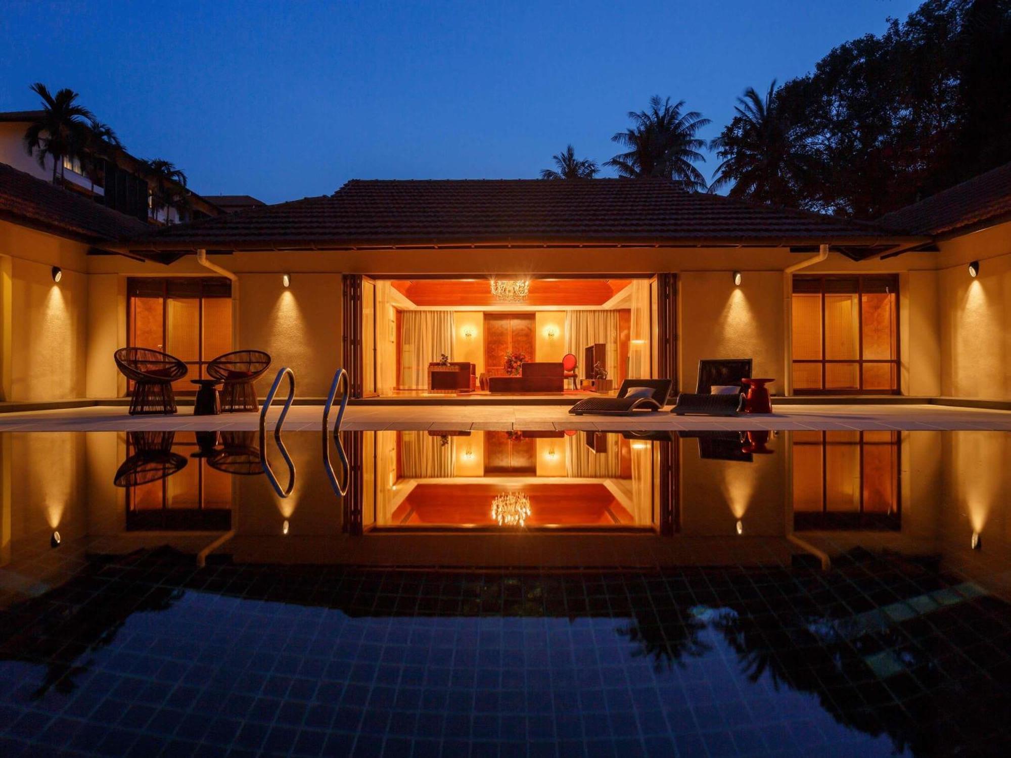 Villa du Jardin 1 King Size Bed & 2 Single Beds Private Pool