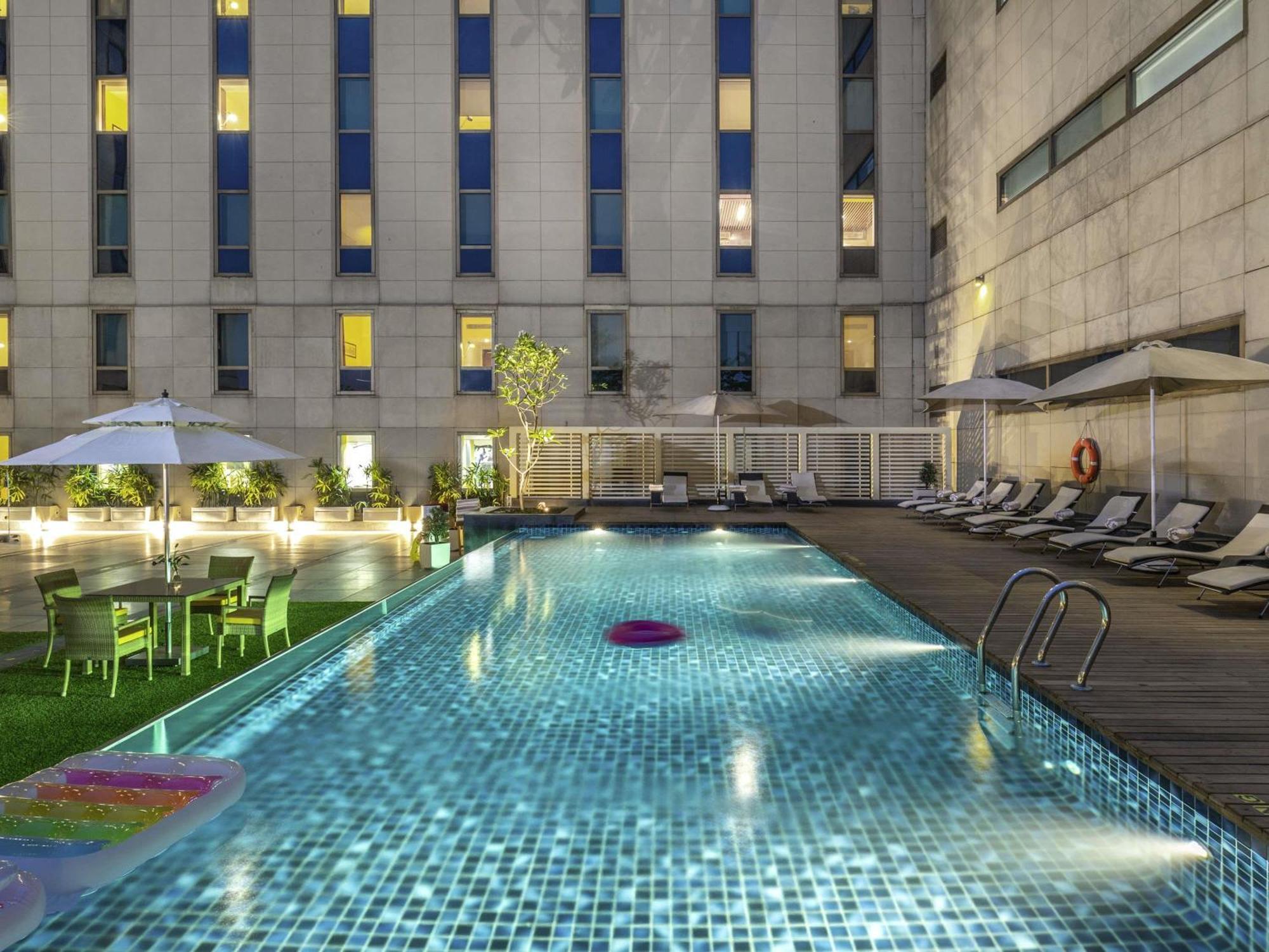 Superior Queen Room Pool View on Food Beverages