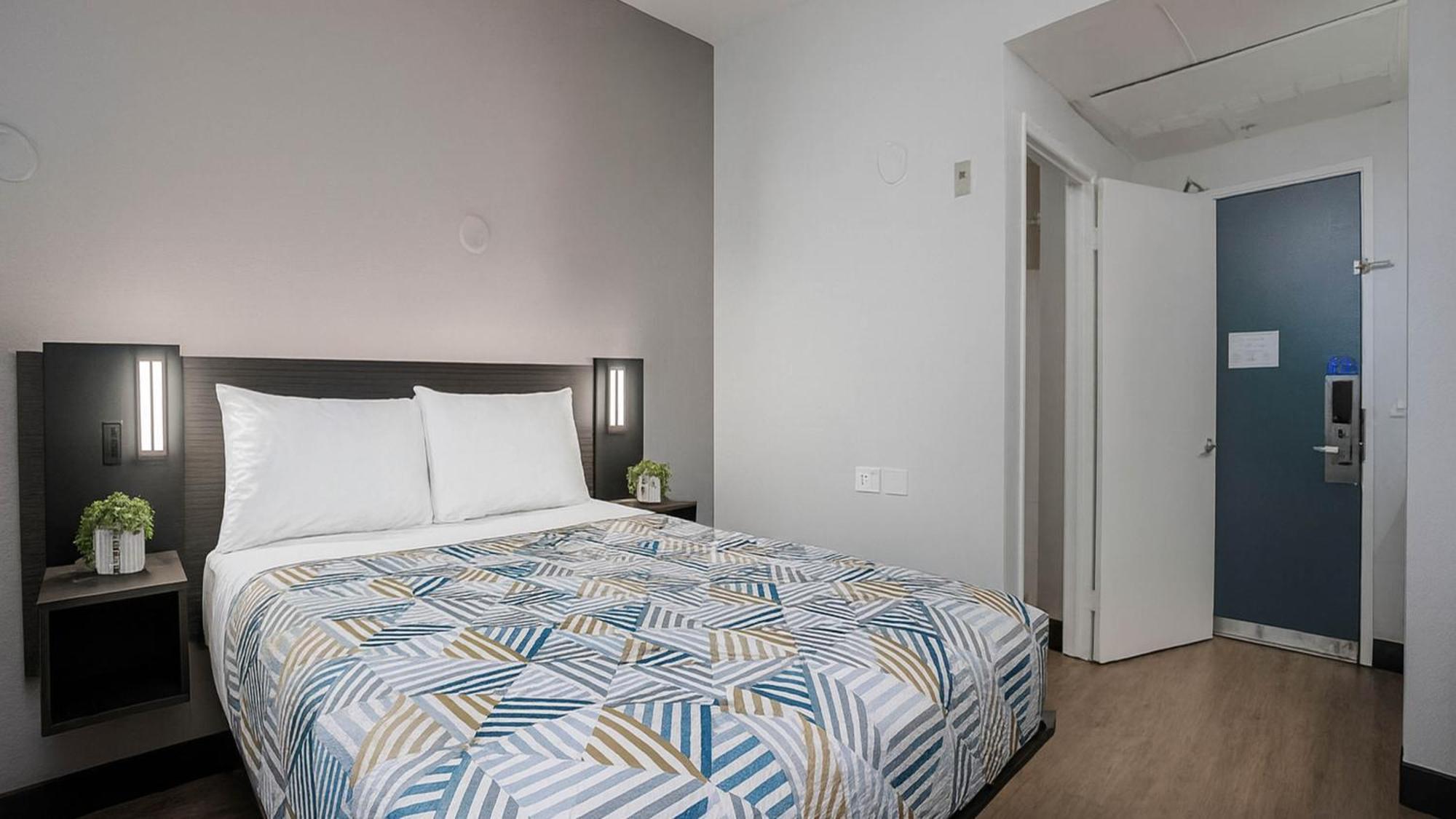 Superior Queen Room
