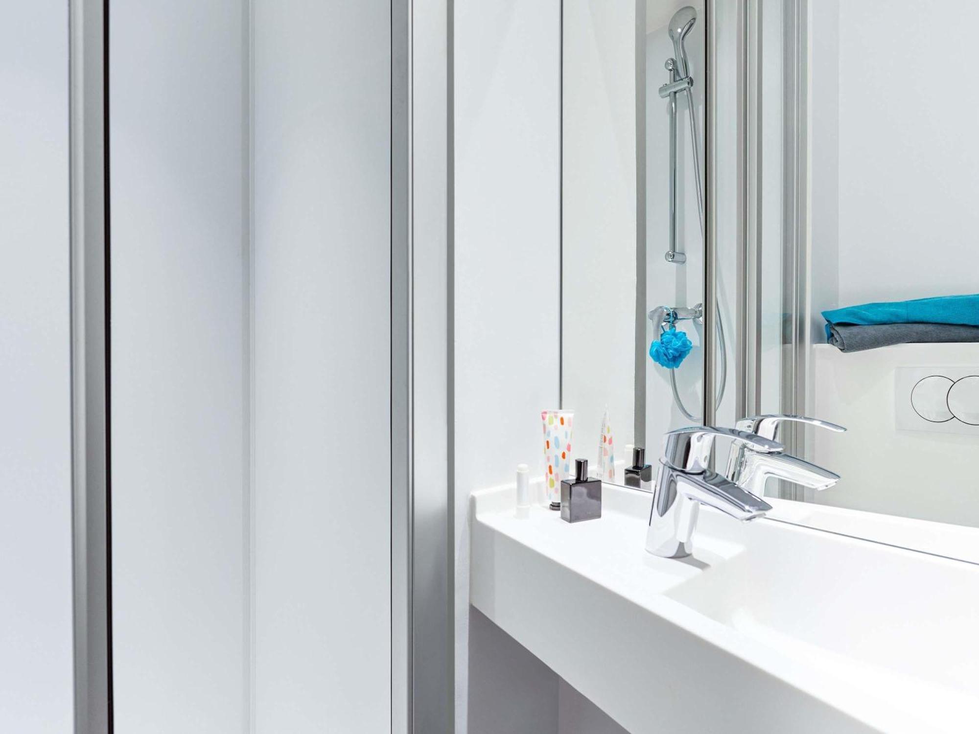 Cabrio Room Private Bathroom