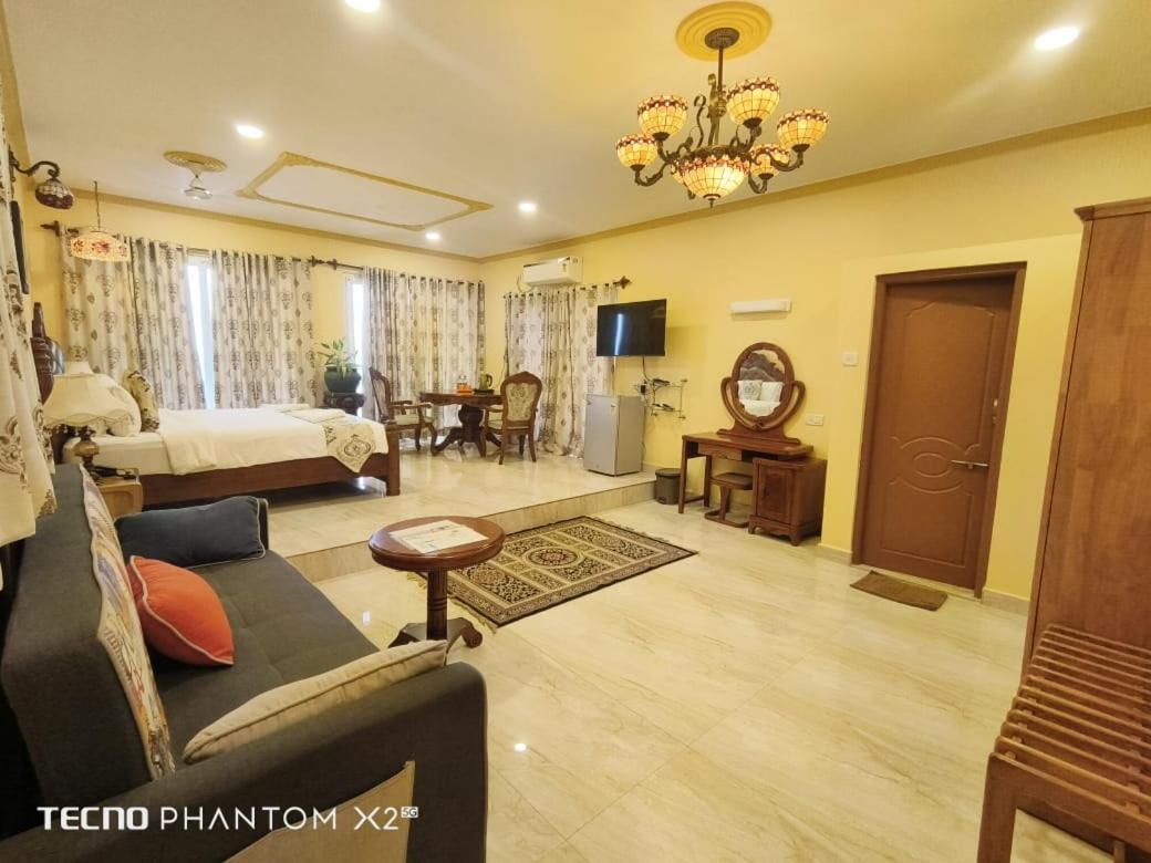 Boutique Room Jacuzzi – Sea-Facing