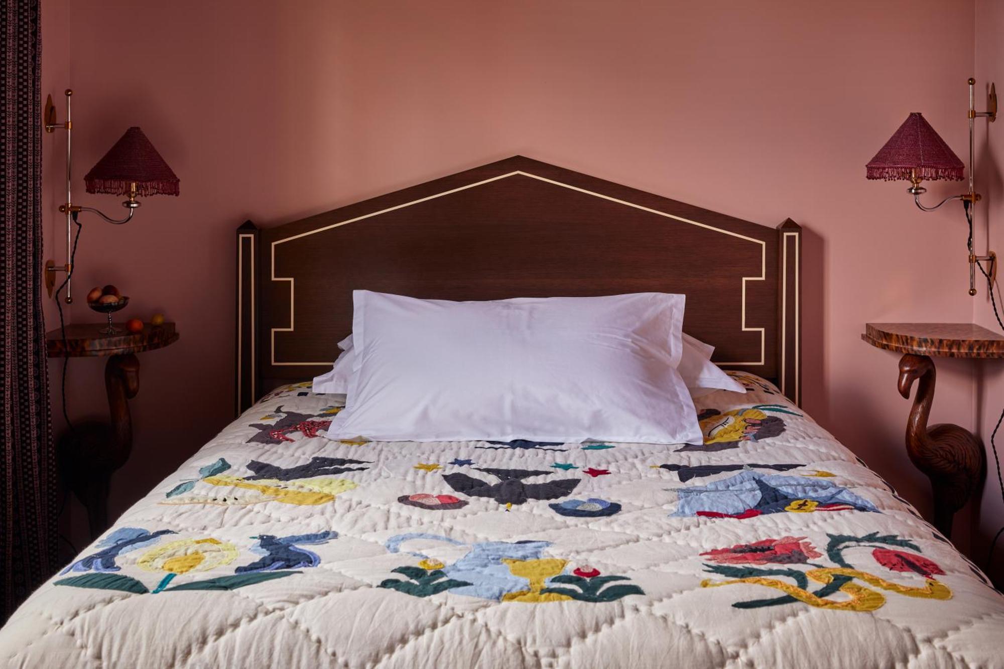 Full Bed