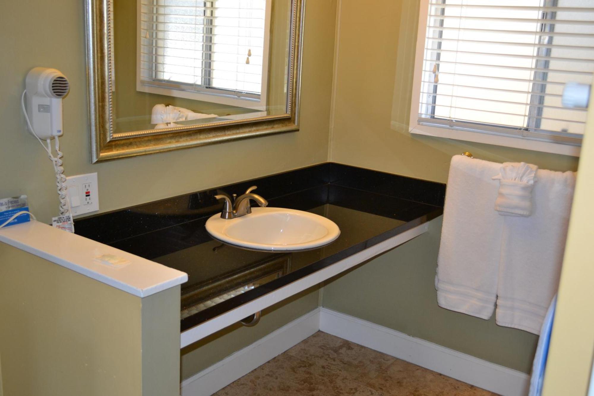 Standard Queen Room