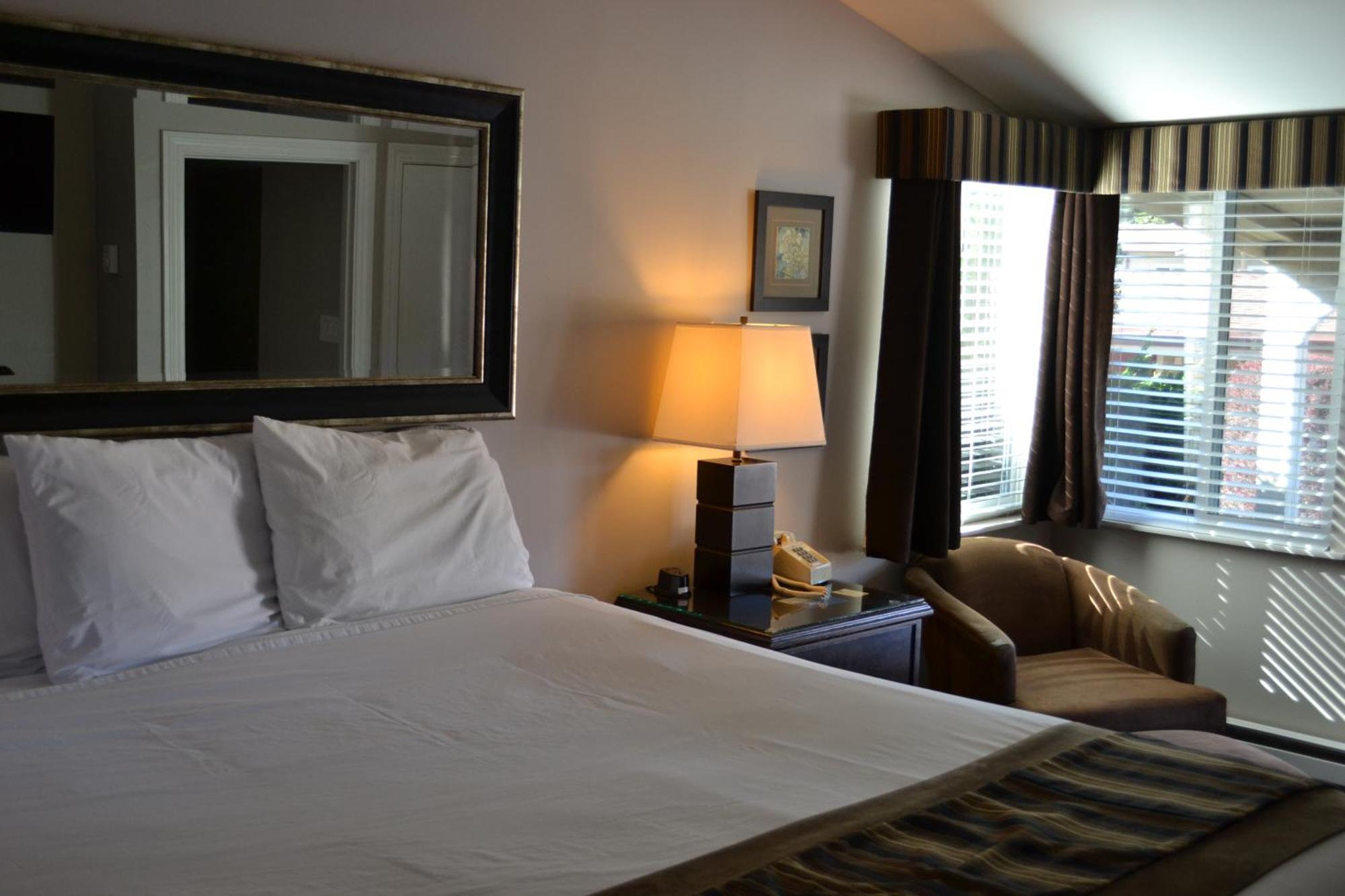 Standard Queen Room Two Queen Beds