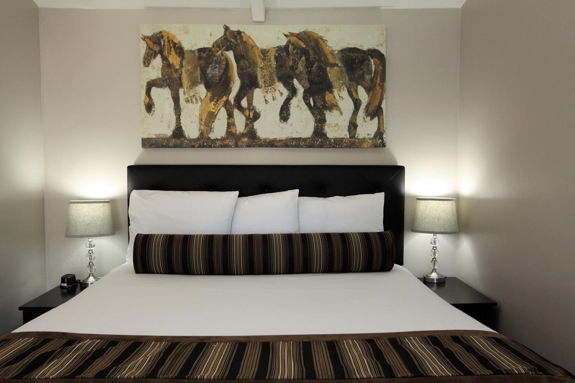 Standard Queen Room