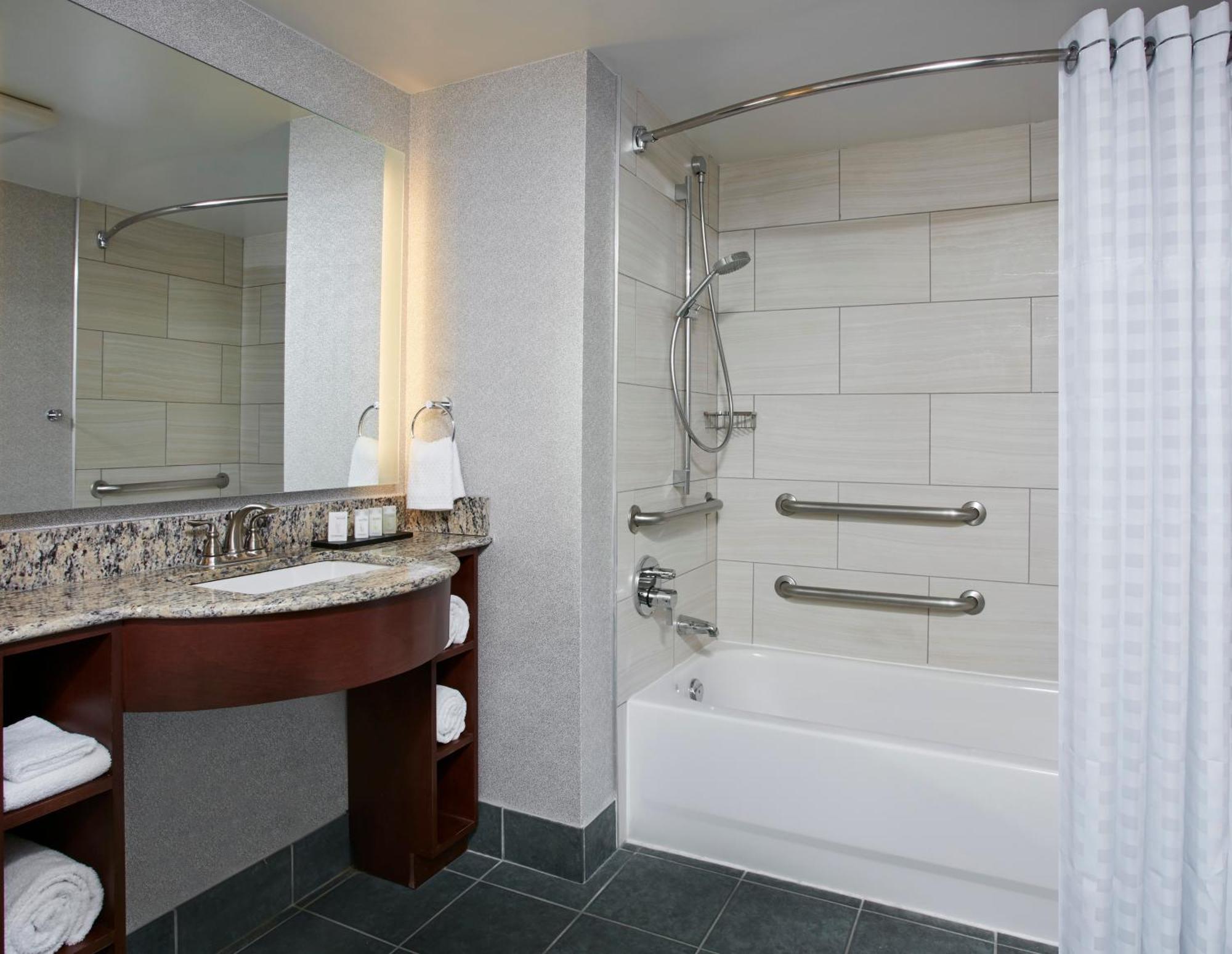 One-Bedroom Suite Two Double Beds Mobility Access Tub