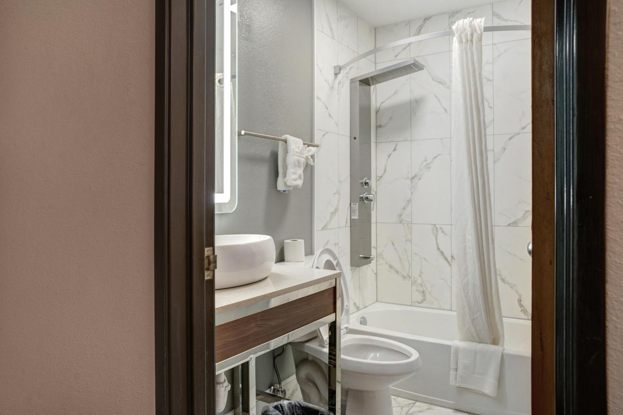 Queen Room Mobility Access or Non-Smoking