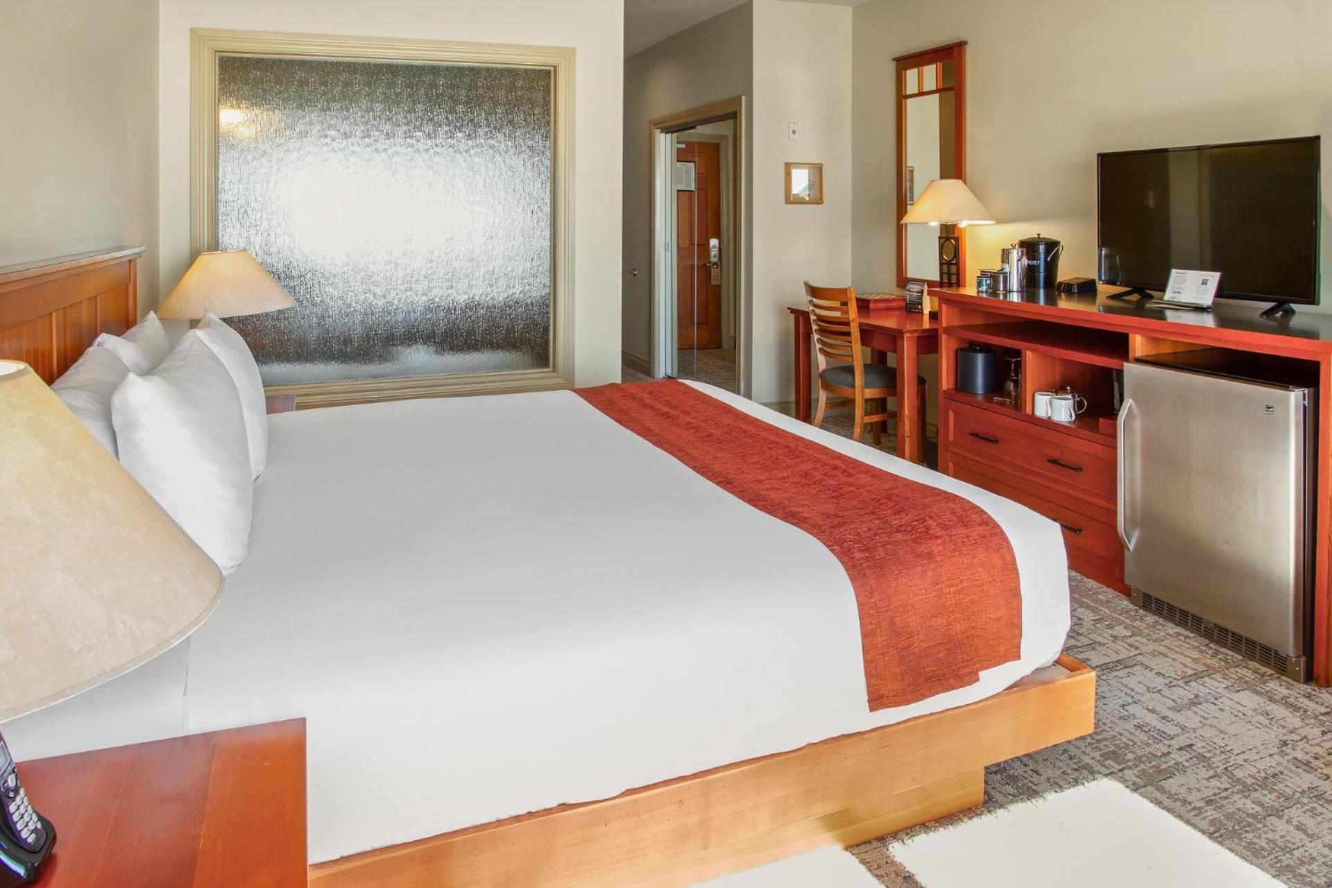 Deluxe King Room Ocean View