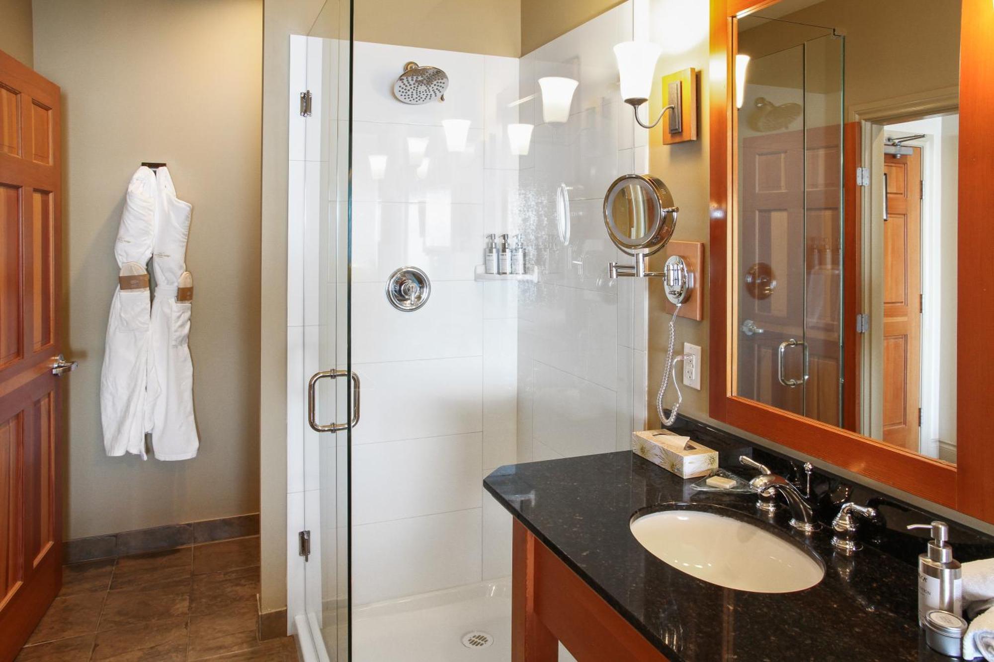 Deluxe King Room Ocean View