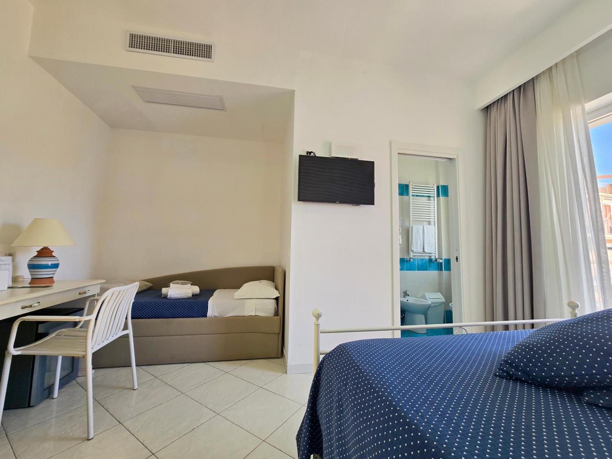 Triple Room Balcony