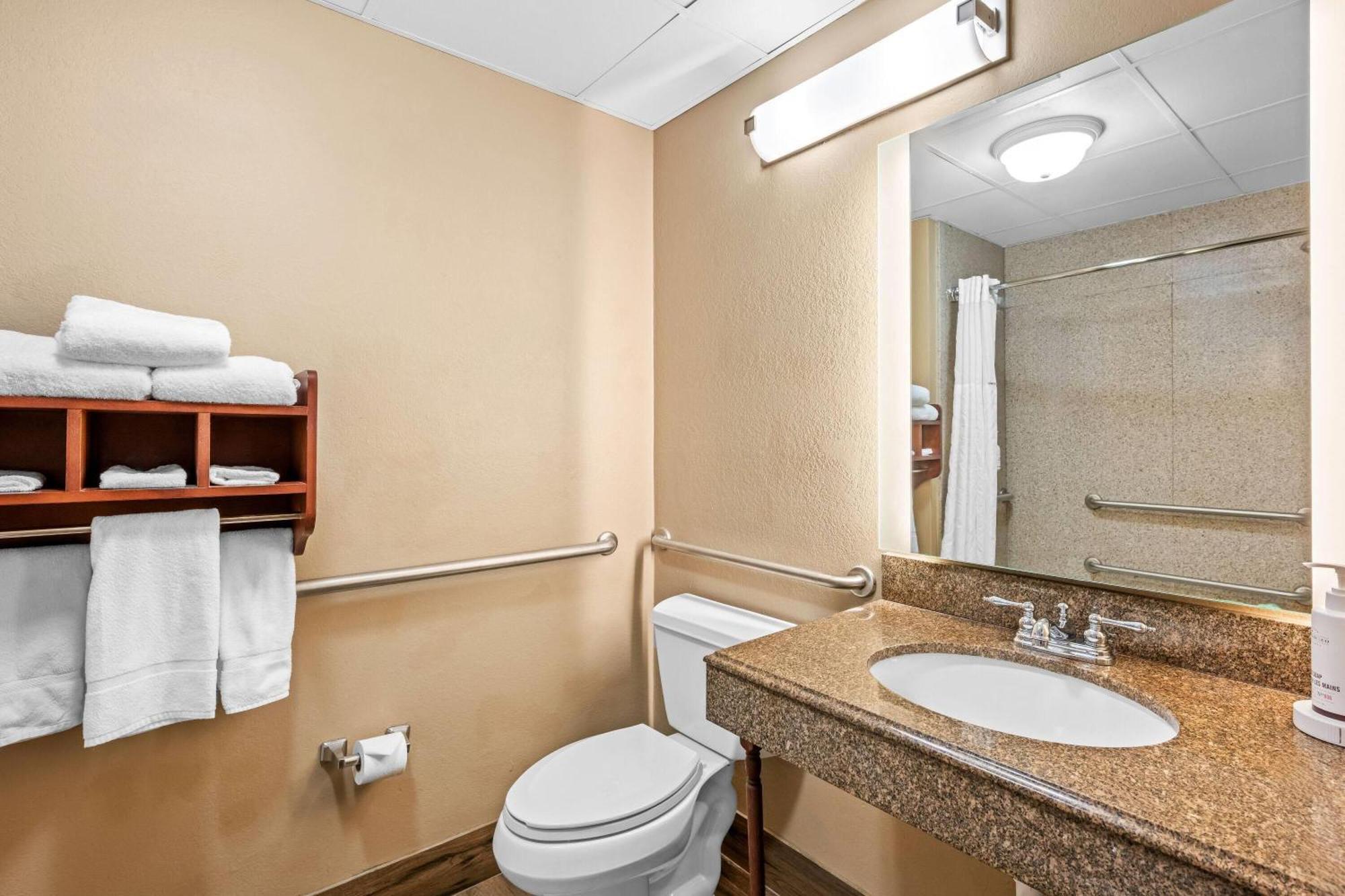Luxury King Studio Suite Non-Smoking