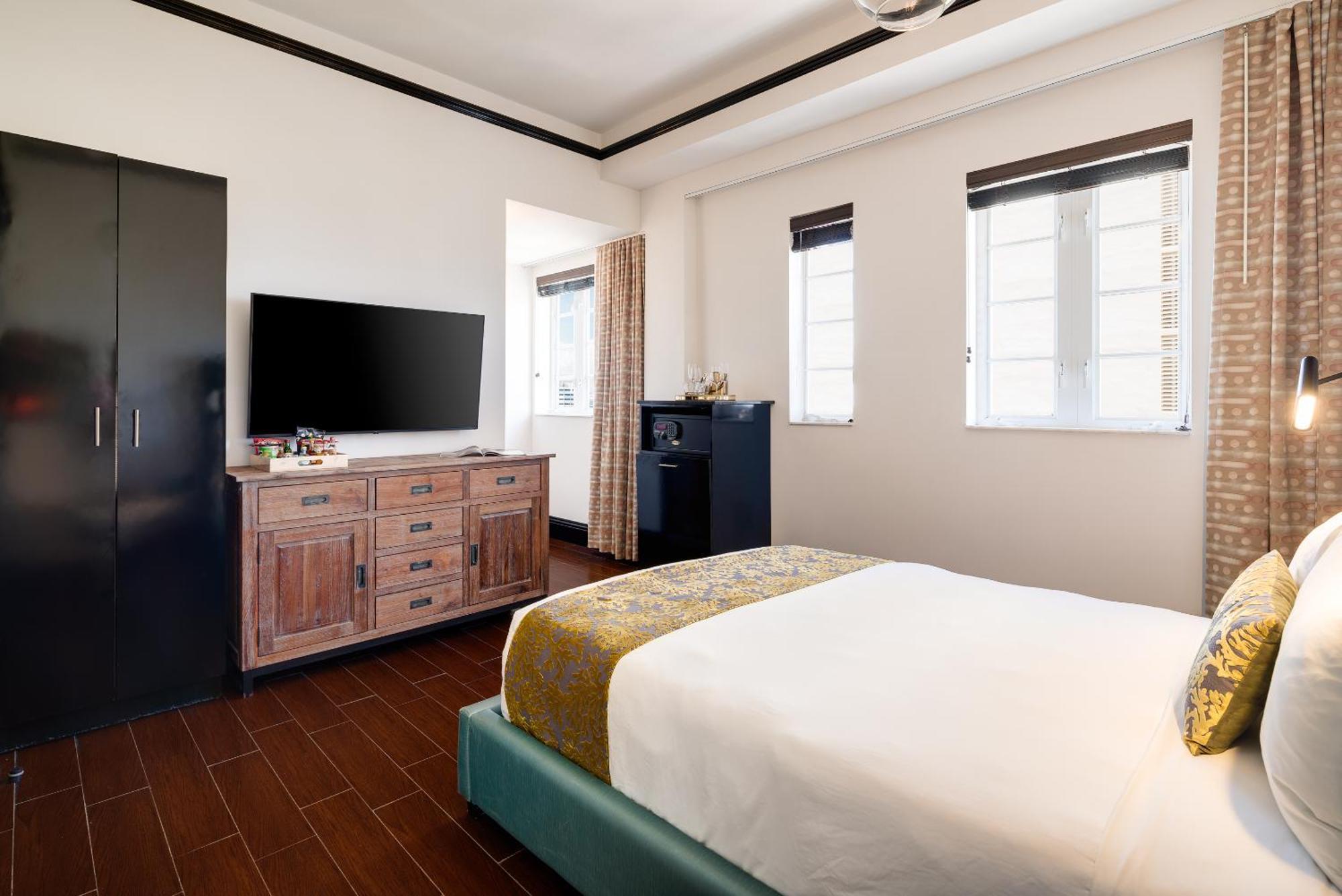 Classic Queen Room