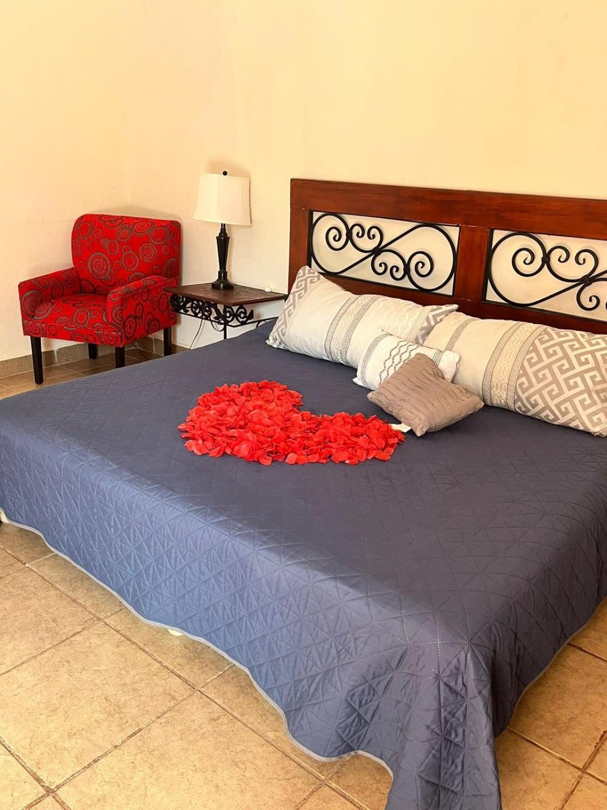 Deluxe King Suite
