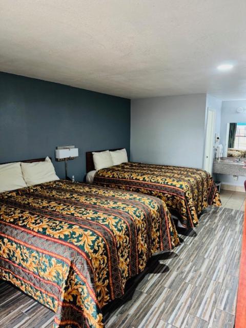 Queen Room Two Queen Beds