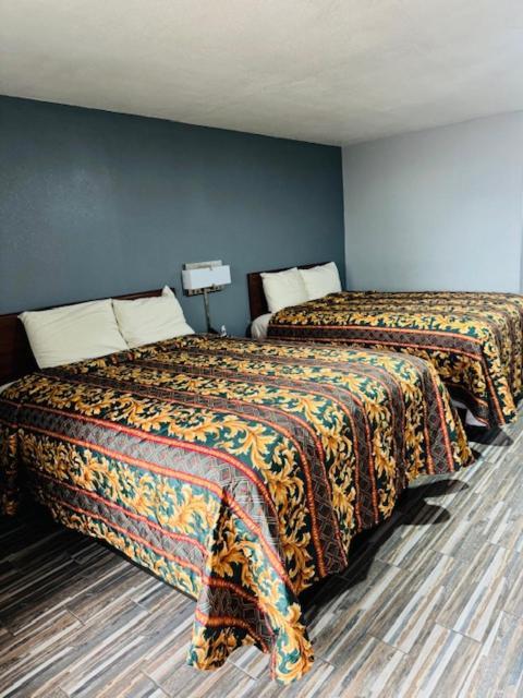 Queen Room Two Queen Beds