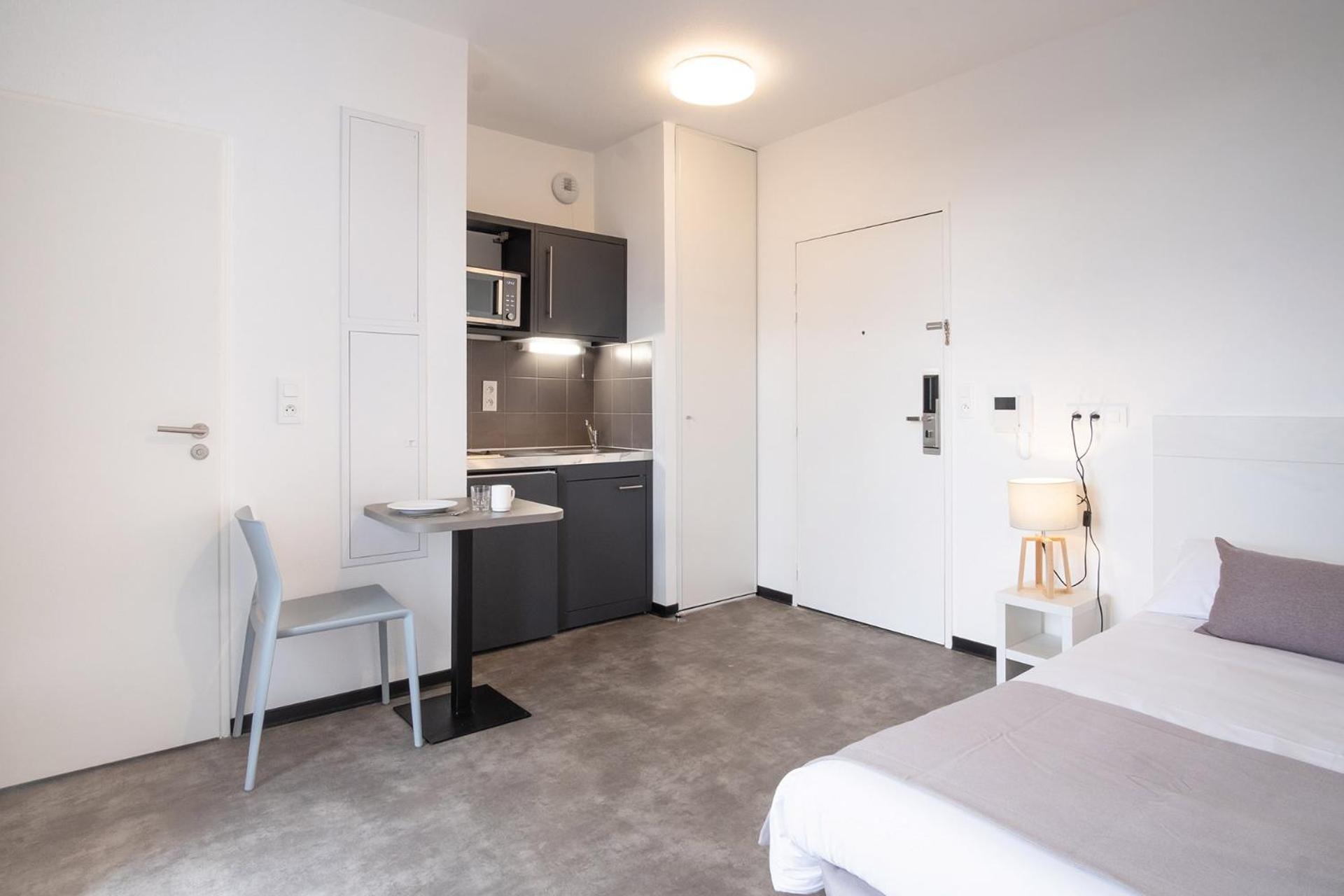 Studio Apartment