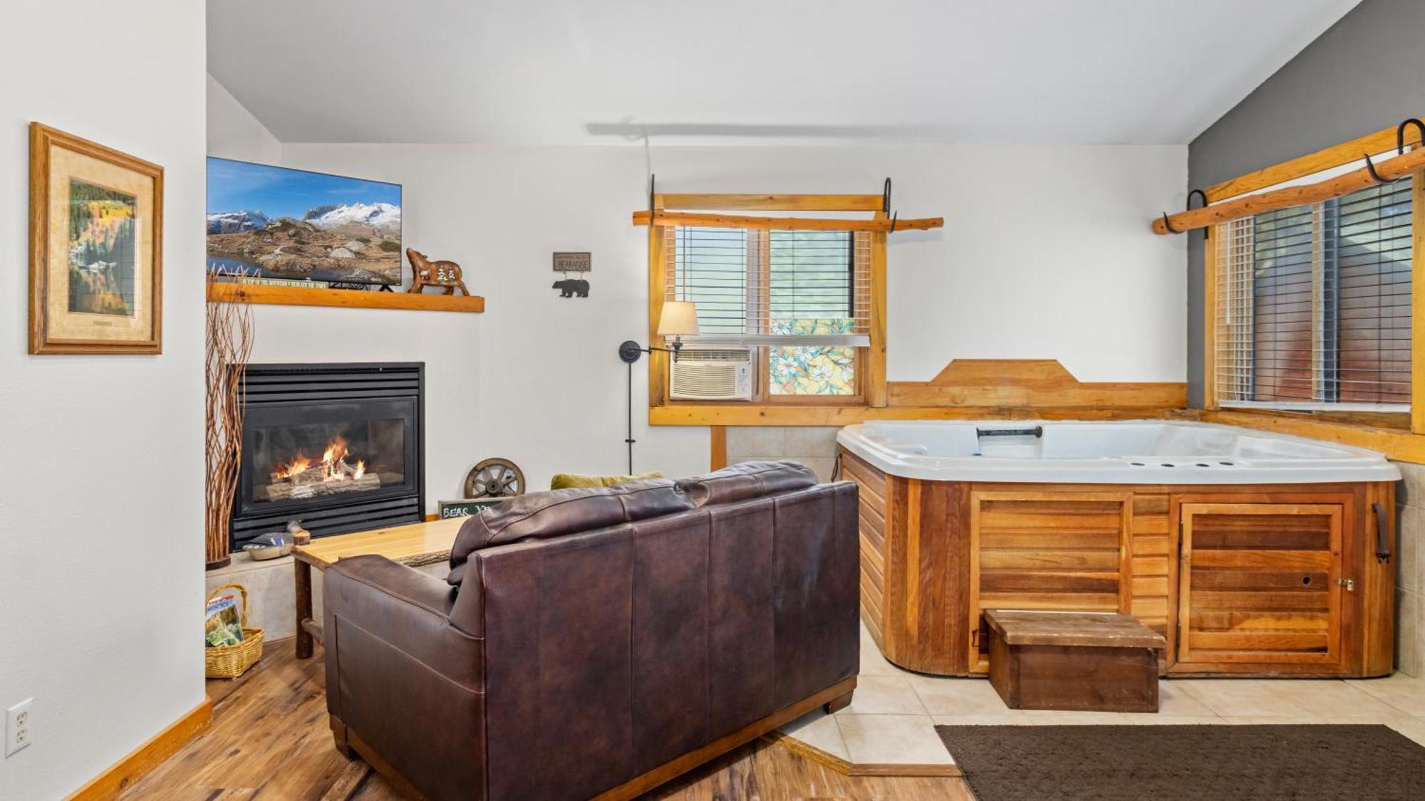 Cottage Hot Tub #6
