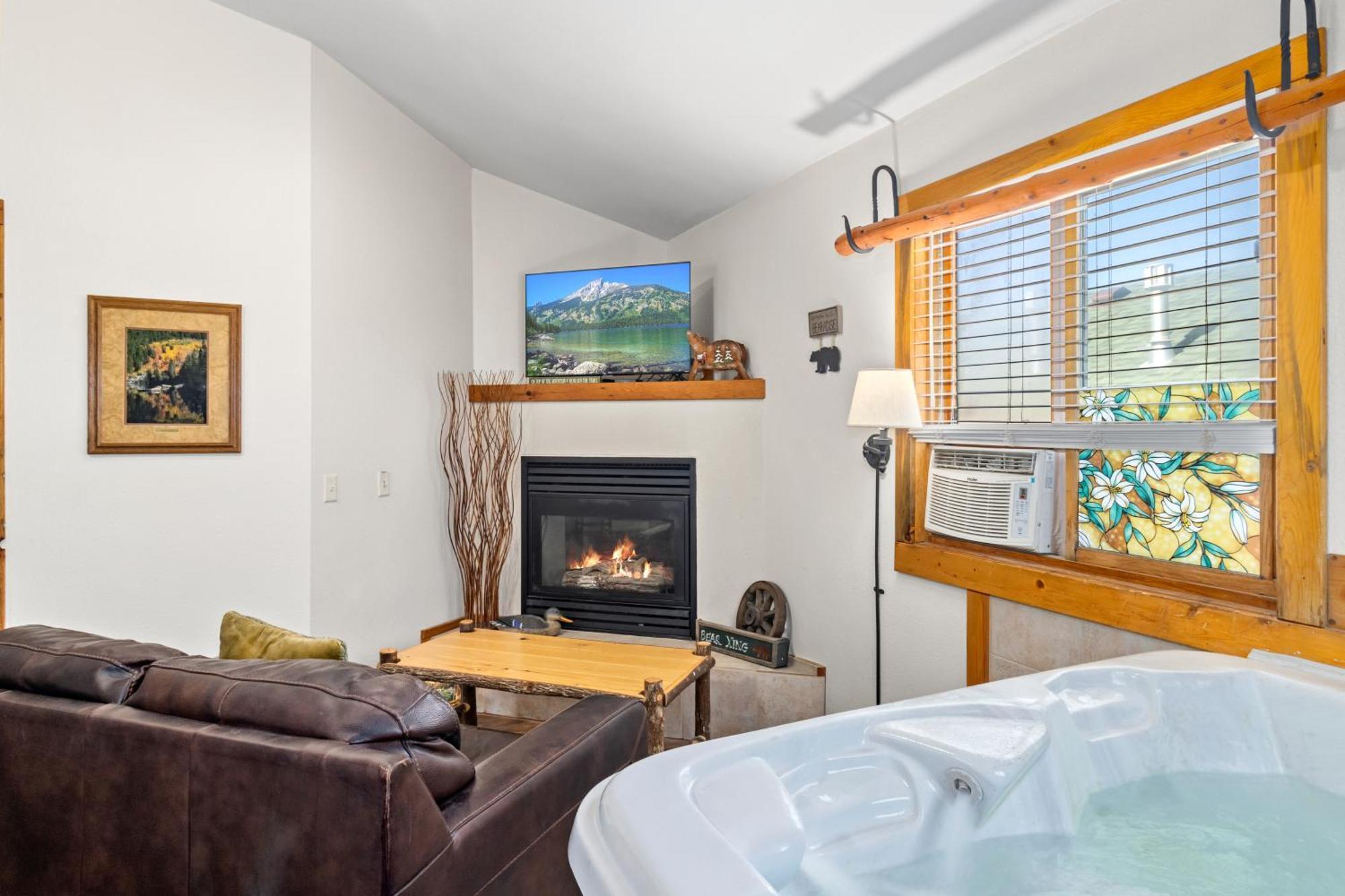 Cottage Hot Tub #6