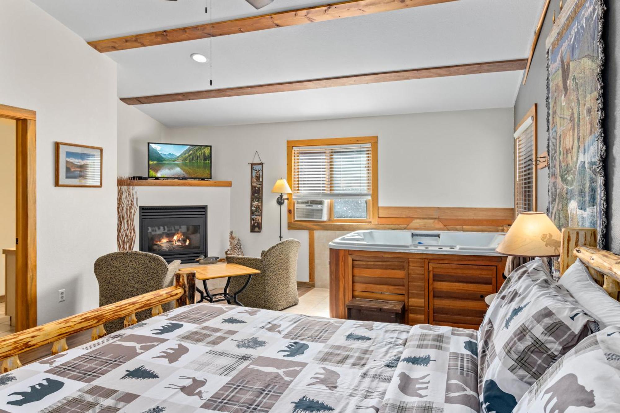 Cottage Hot Tub #8