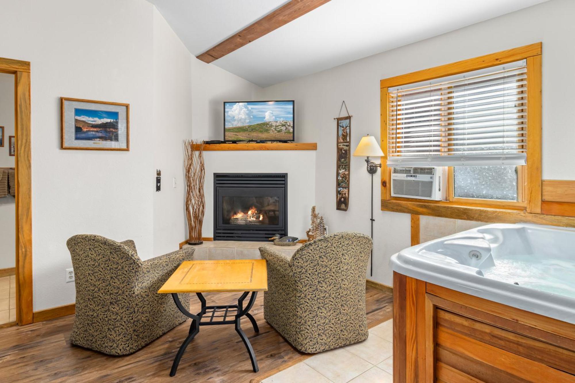 Cottage Hot Tub #8