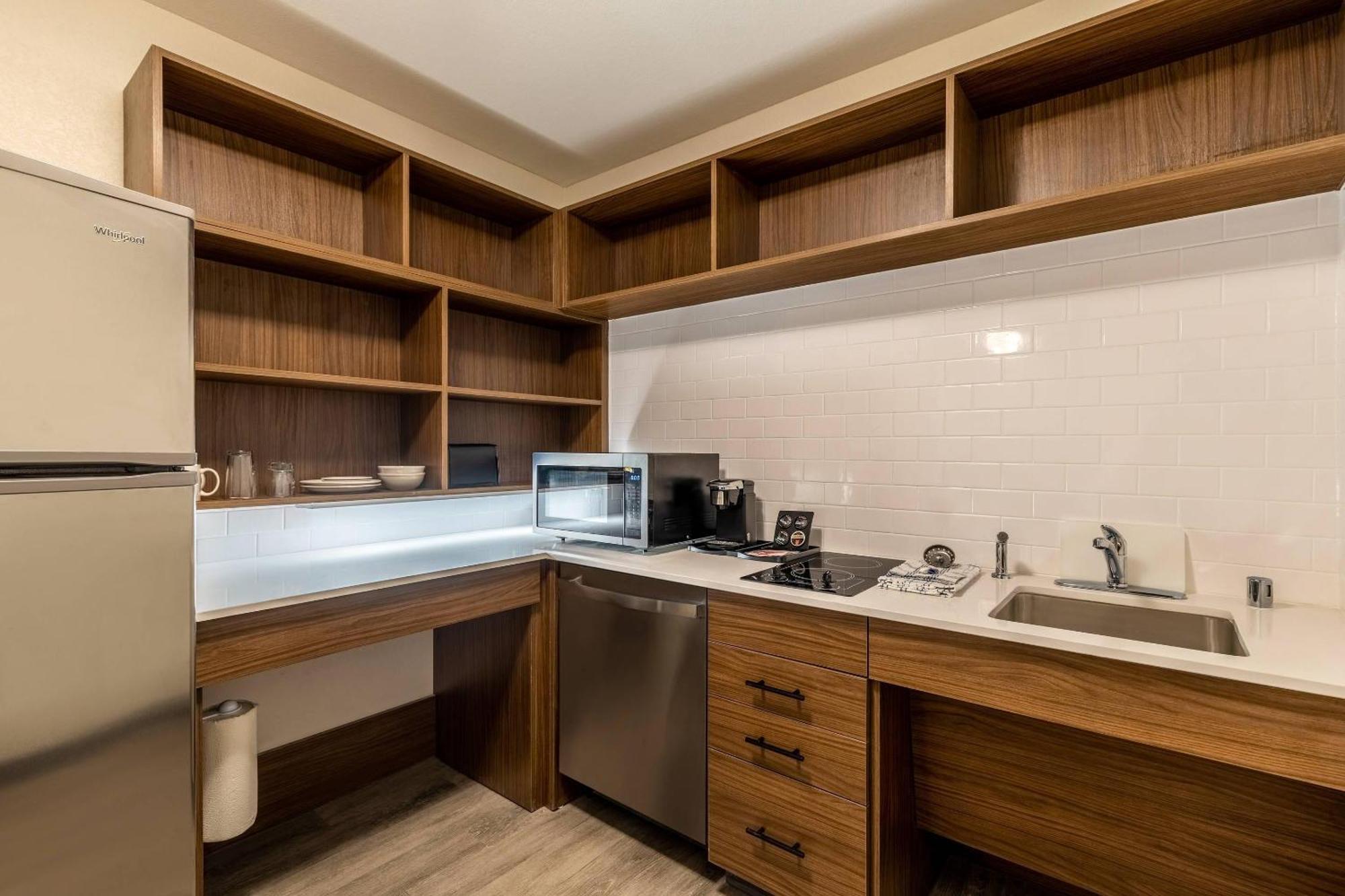 King Room Roll Shower Accessible or Non Smoking