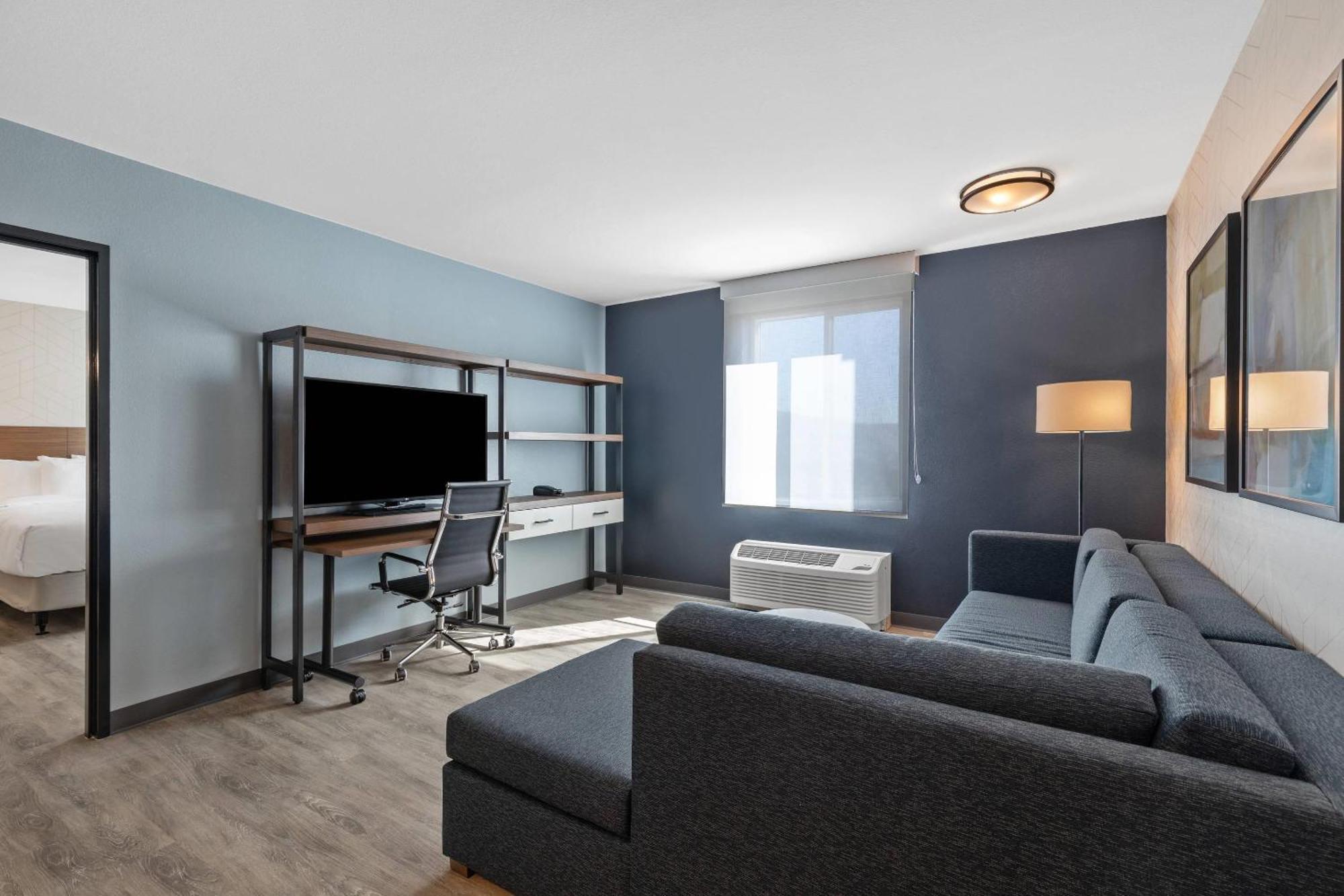 King Suite with Sofa - Non Smoking